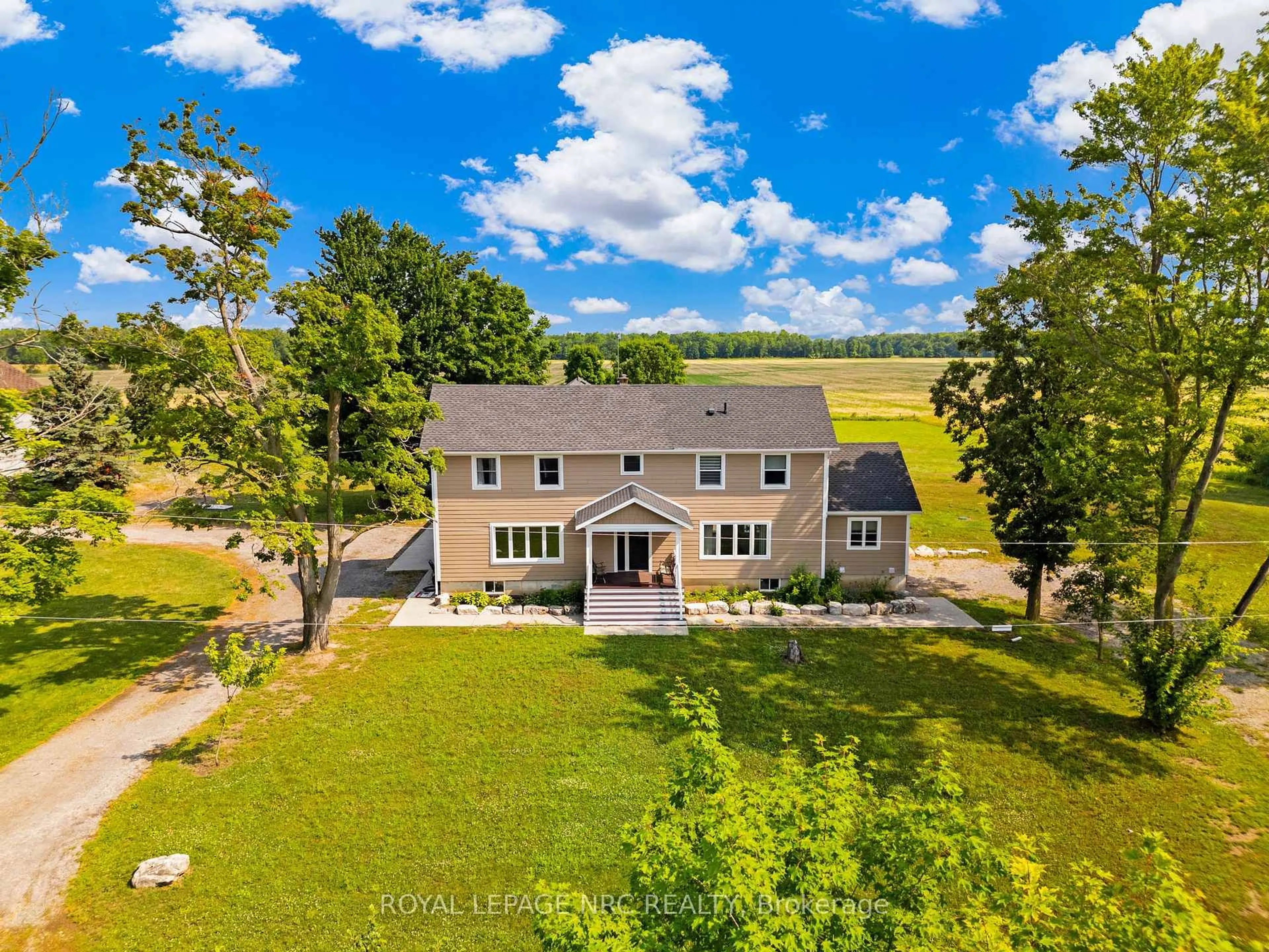 A pic from outside/outdoor area/front of a property/back of a property/a pic from drone, unknown for 4692 GILMORE Rd, Fort Erie Ontario L0S 1N0