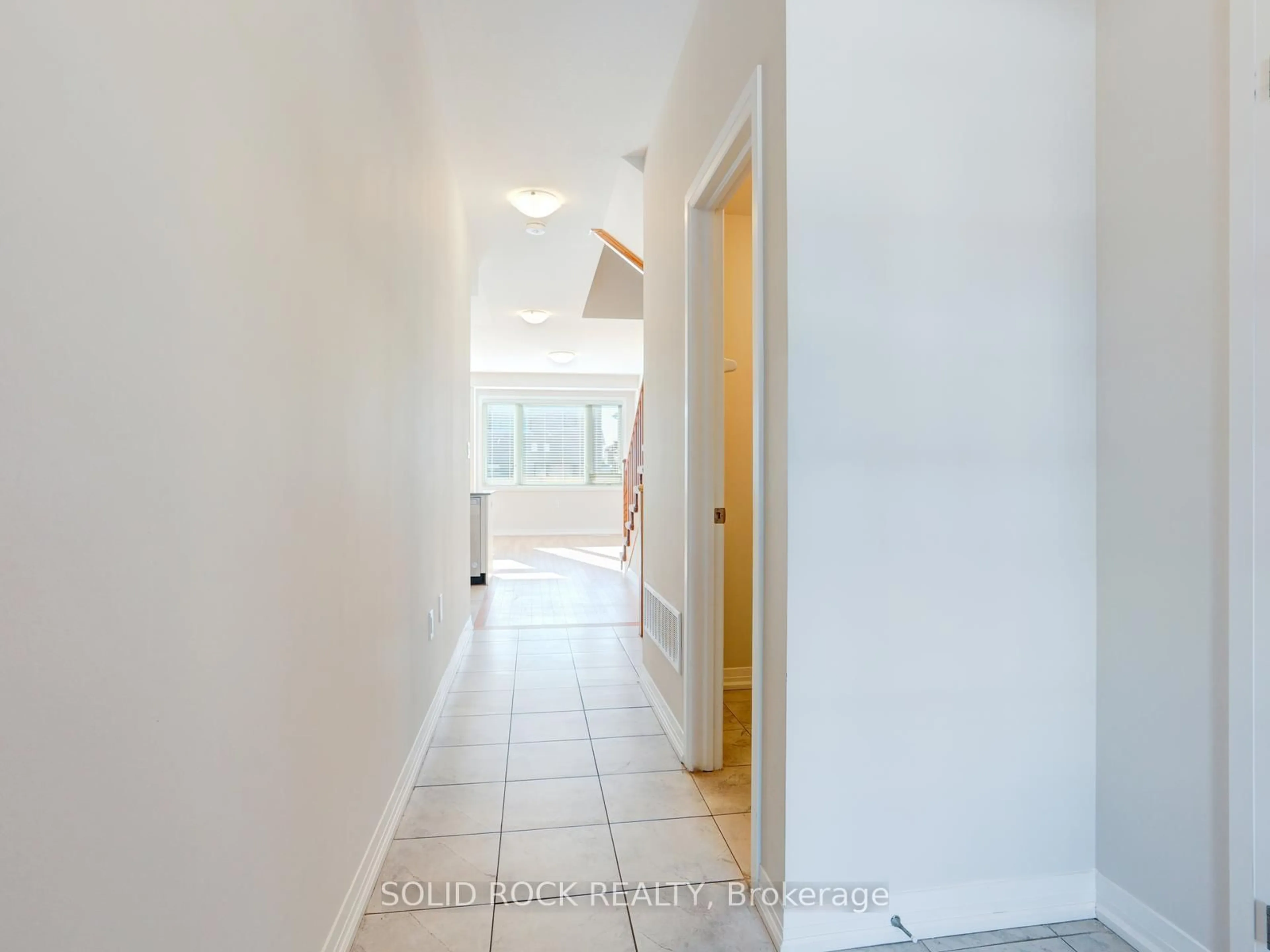 Indoor entryway for 15 Blacklock St #17, Cambridge Ontario N1S 0E6