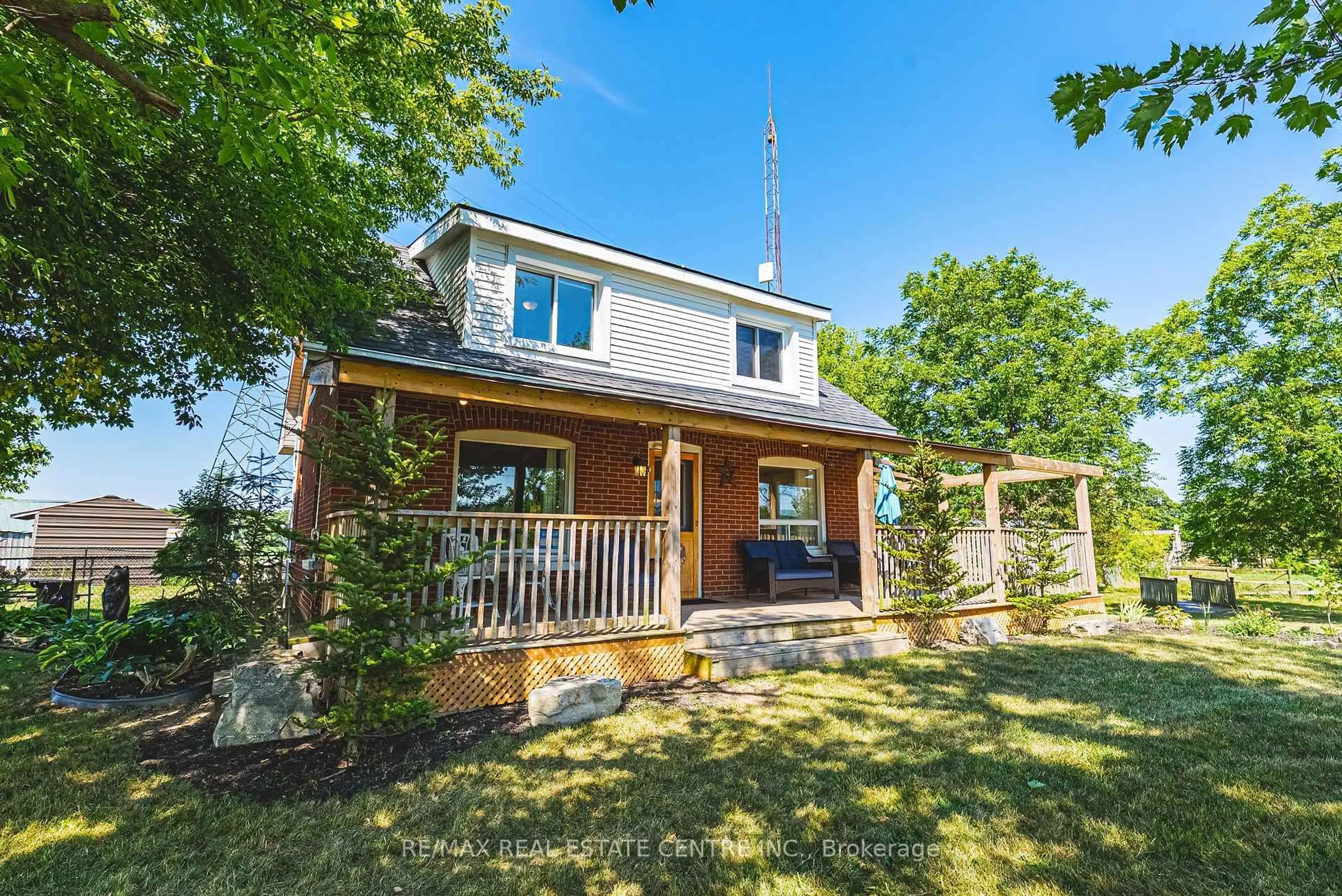 A pic from outside/outdoor area/front of a property/back of a property/a pic from drone, building for 7721 Concession 5 Rd, West Lincoln Ontario L0R 1E0