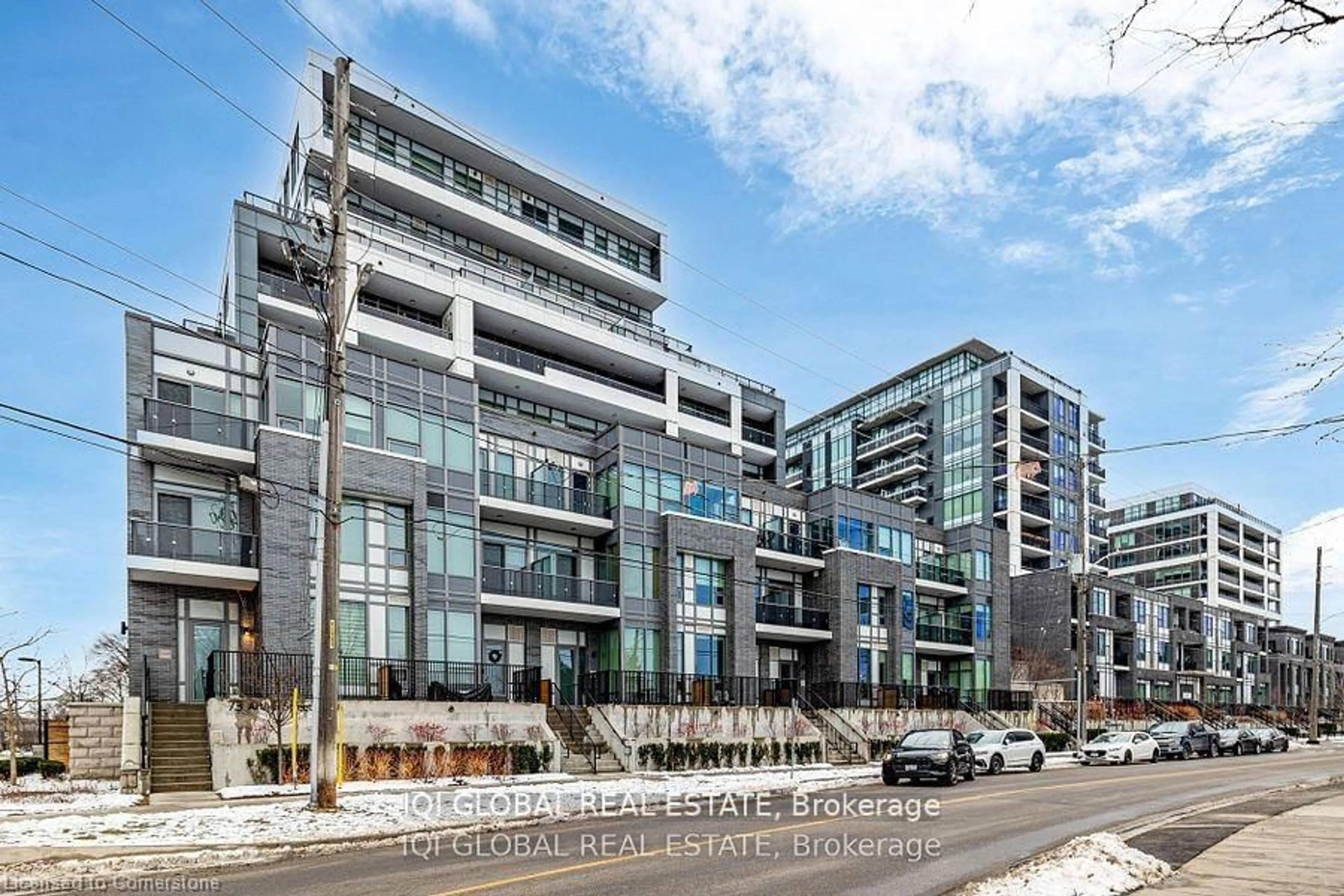 Indoor foyer for 73 Arthur St #512, Guelph Ontario N1E 0S6