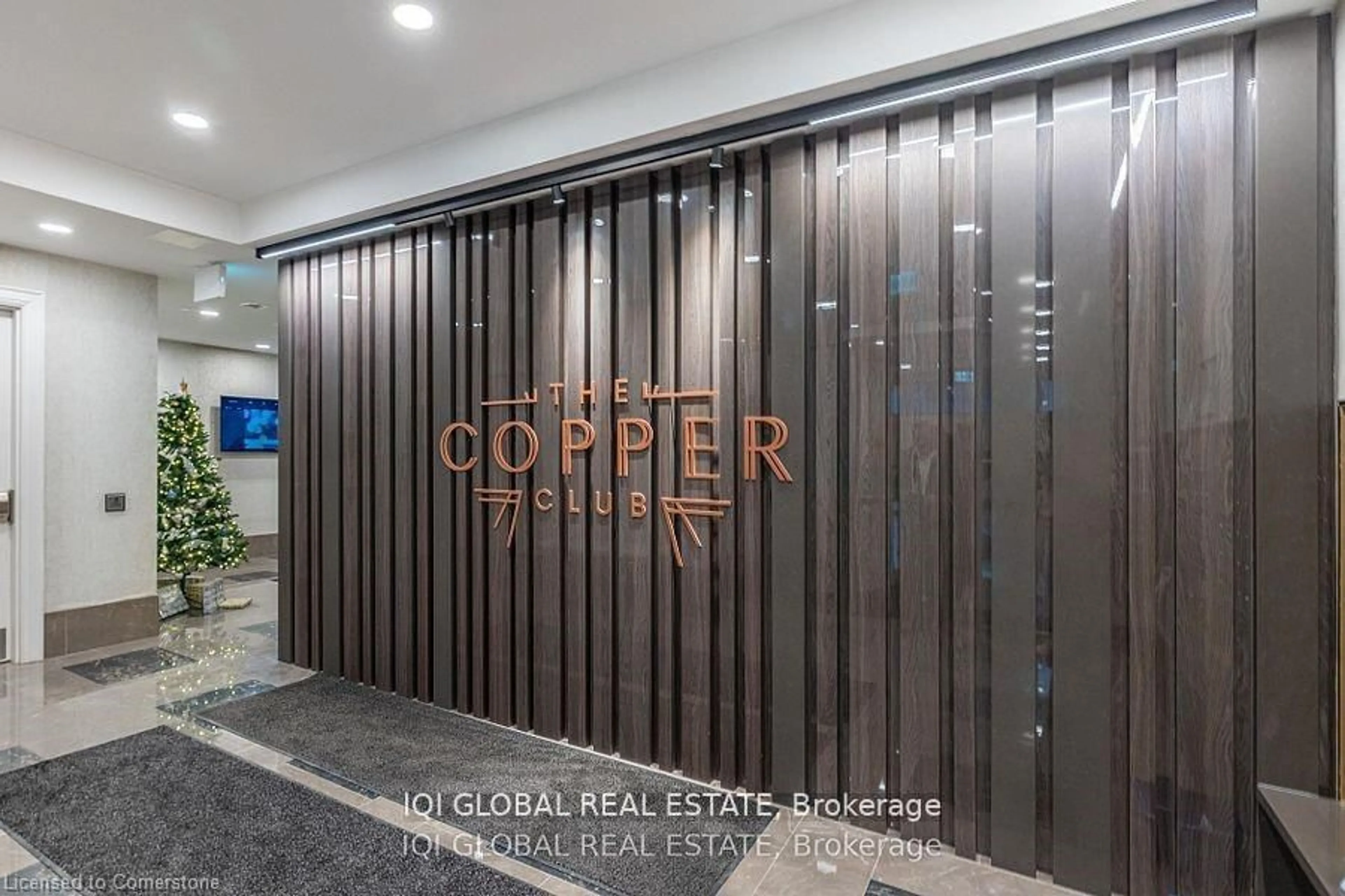 Indoor foyer for 73 Arthur St #512, Guelph Ontario N1E 0S6