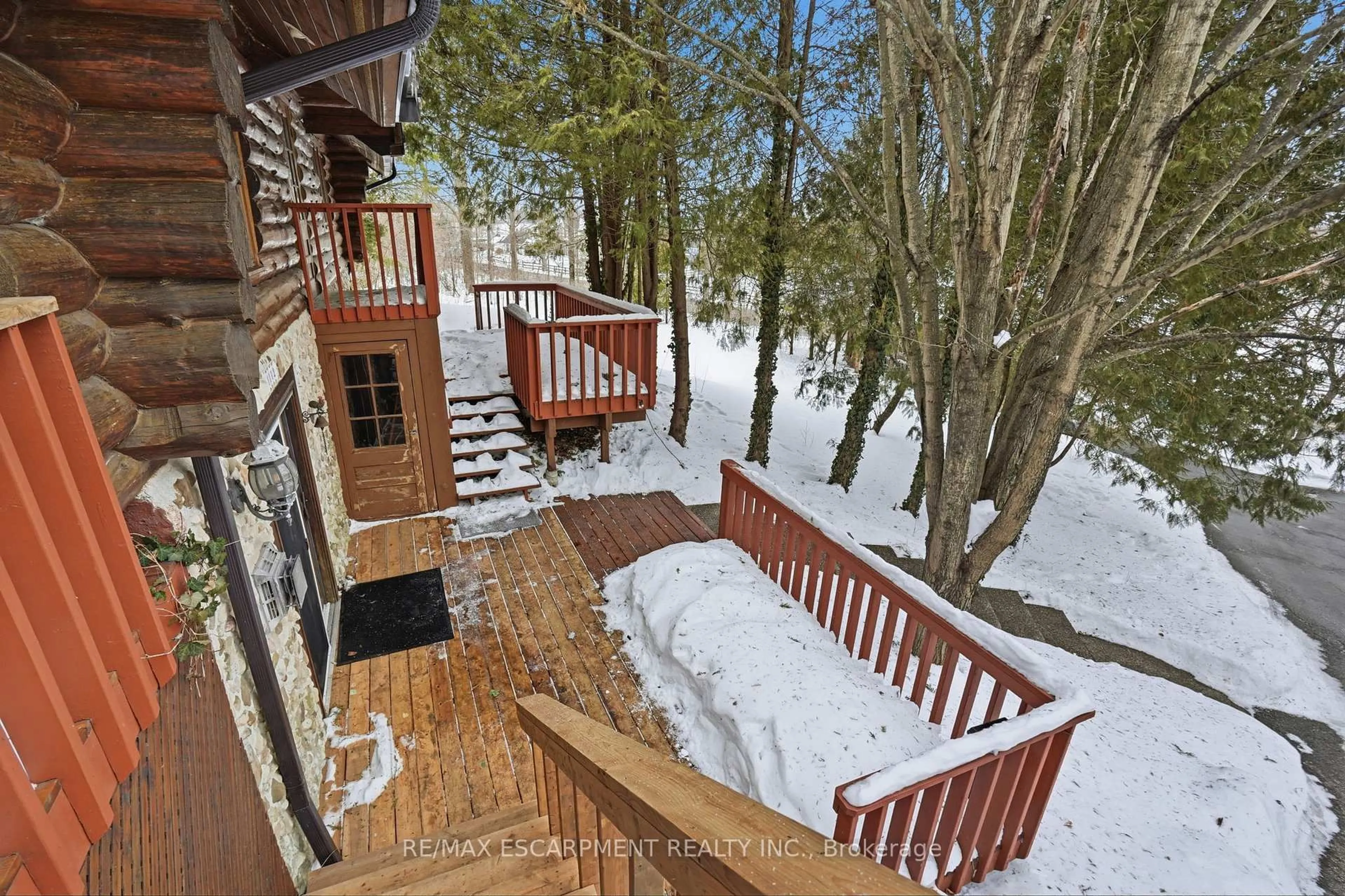 Patio, unknown for 1112 Safari Rd, Hamilton Ontario L8B 1A4