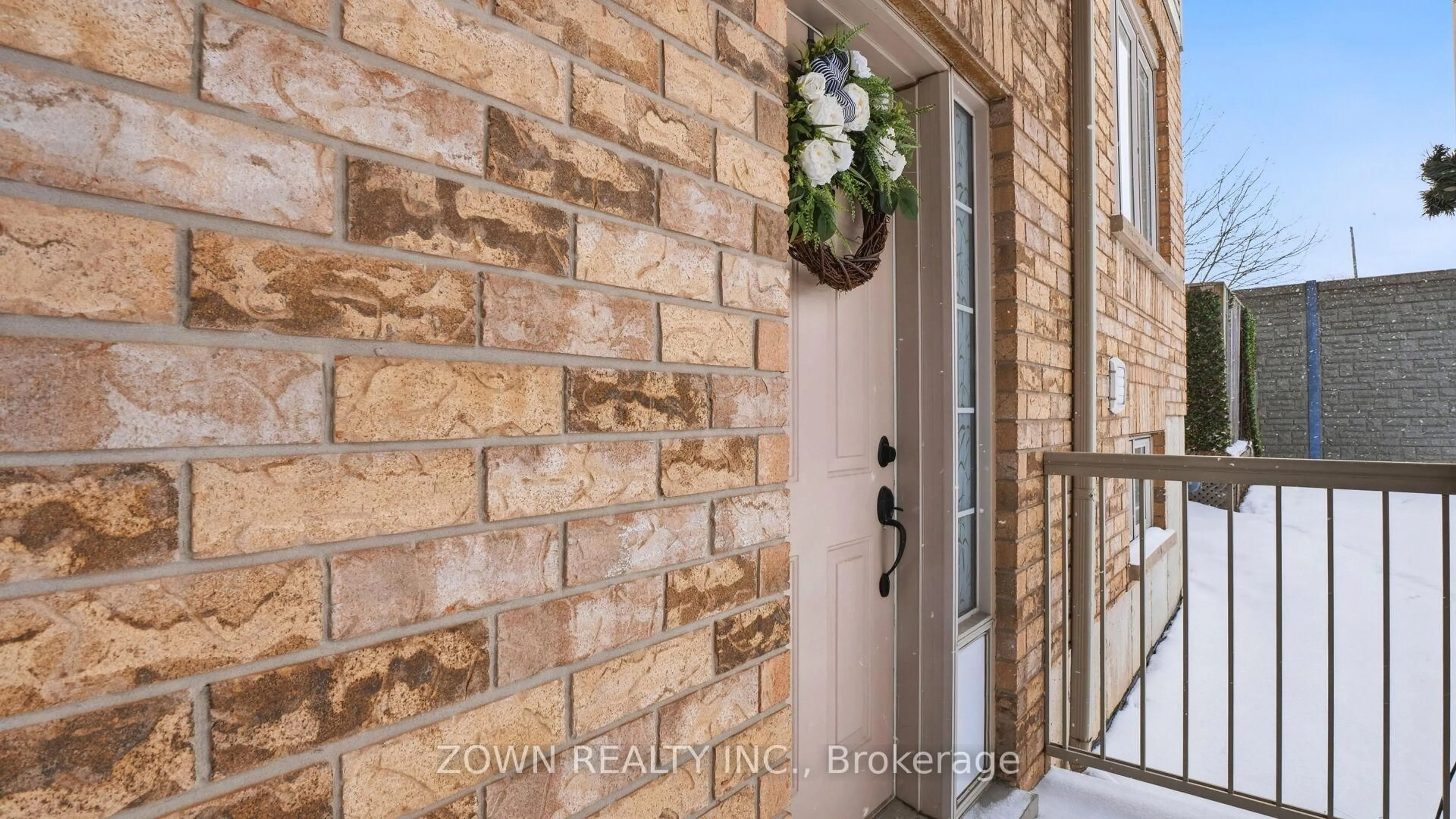 Home with brick exterior material, building for 242 UPPER MOUNT ALBION Rd #42, Hamilton Ontario L8J 0B1