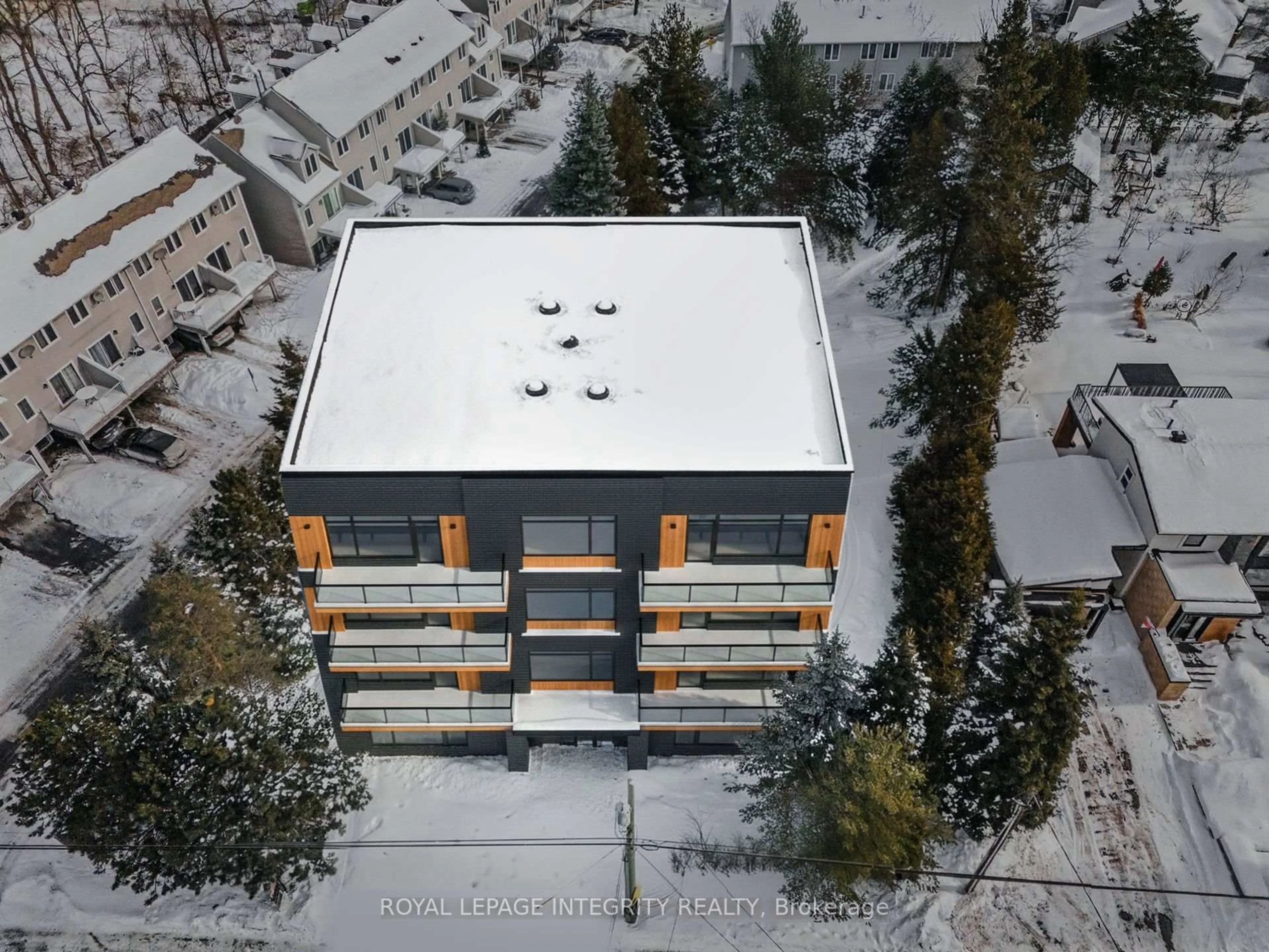 A pic from outside/outdoor area/front of a property/back of a property/a pic from drone, building for 3565 Albion Rd, Ottawa Ontario K1T 1A2