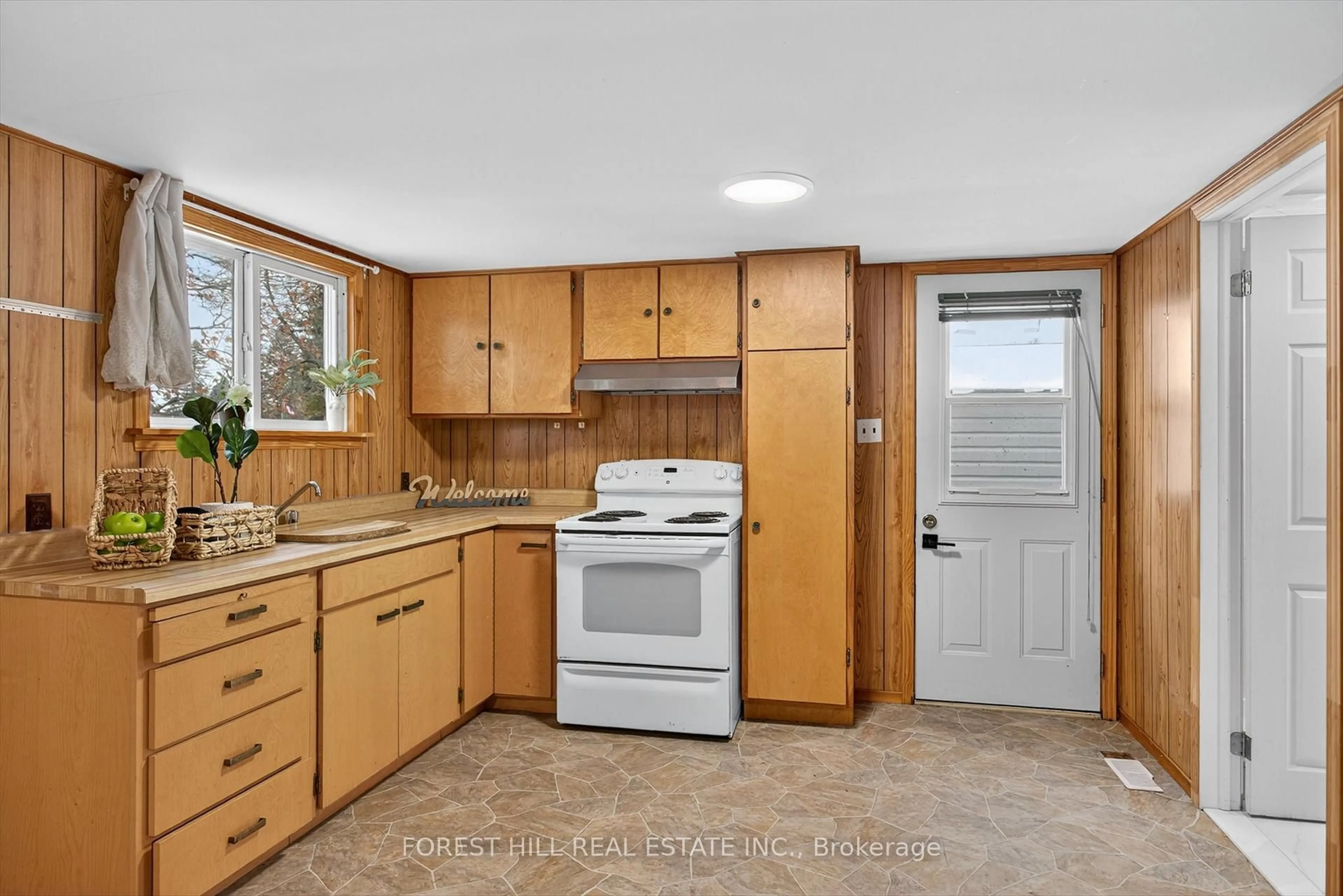 Standard kitchen, ceramic/tile floor for 69 Blythe Shore Rd, Kawartha Lakes Ontario K0M 1N0