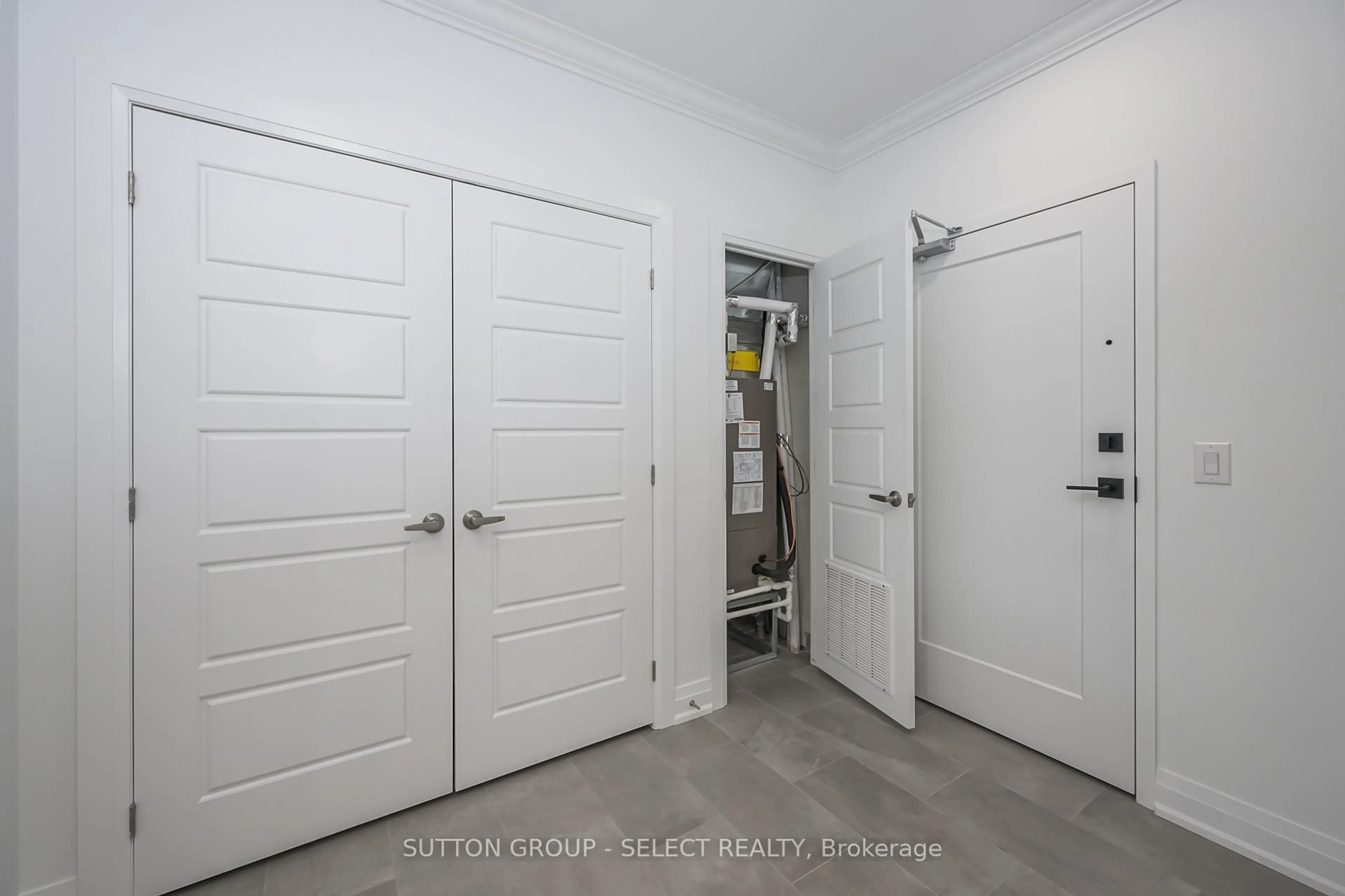 Unknown for 1975 Fountain Grass Dr #307, London South Ontario N6K 0M3