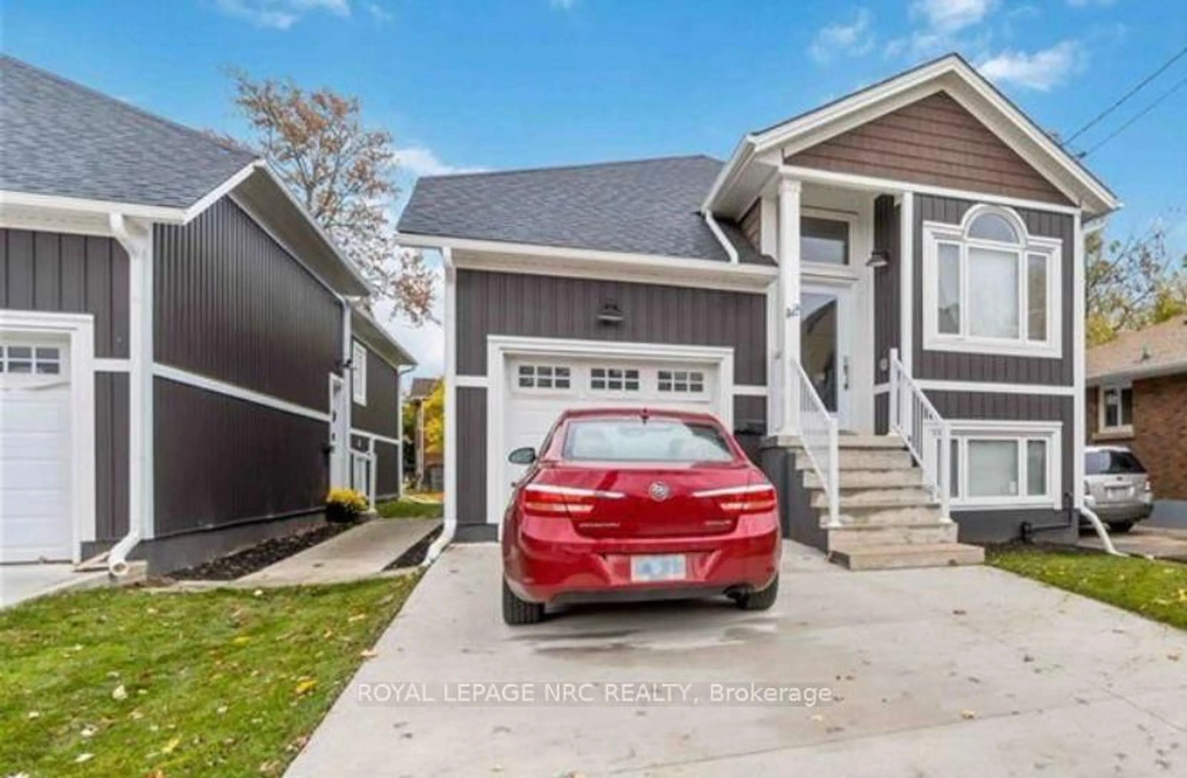 Home with vinyl exterior material, street for 58 Griffith St, Welland Ontario L3B 4G6