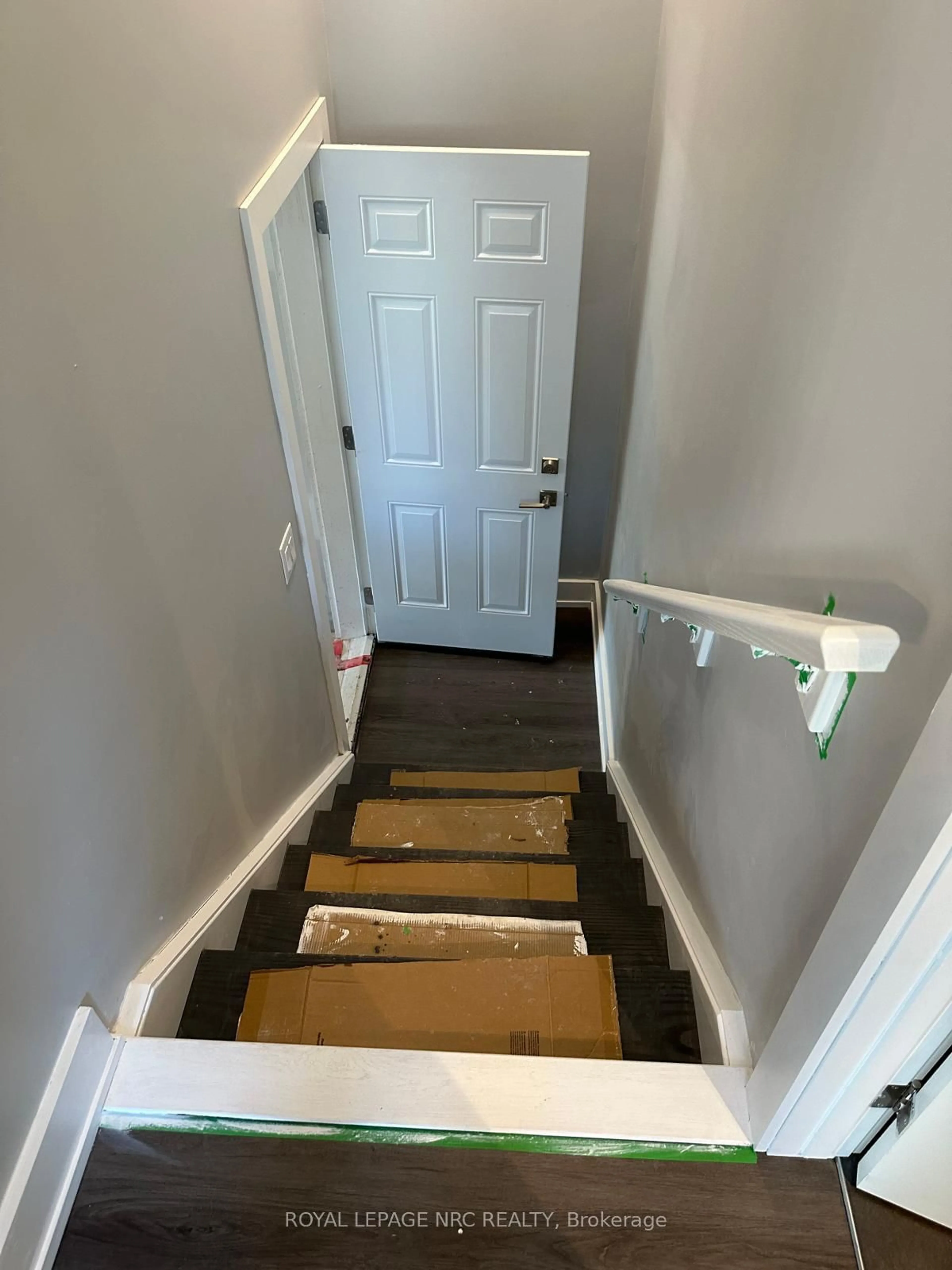 Stairs for 58 Griffith St, Welland Ontario L3B 4G6