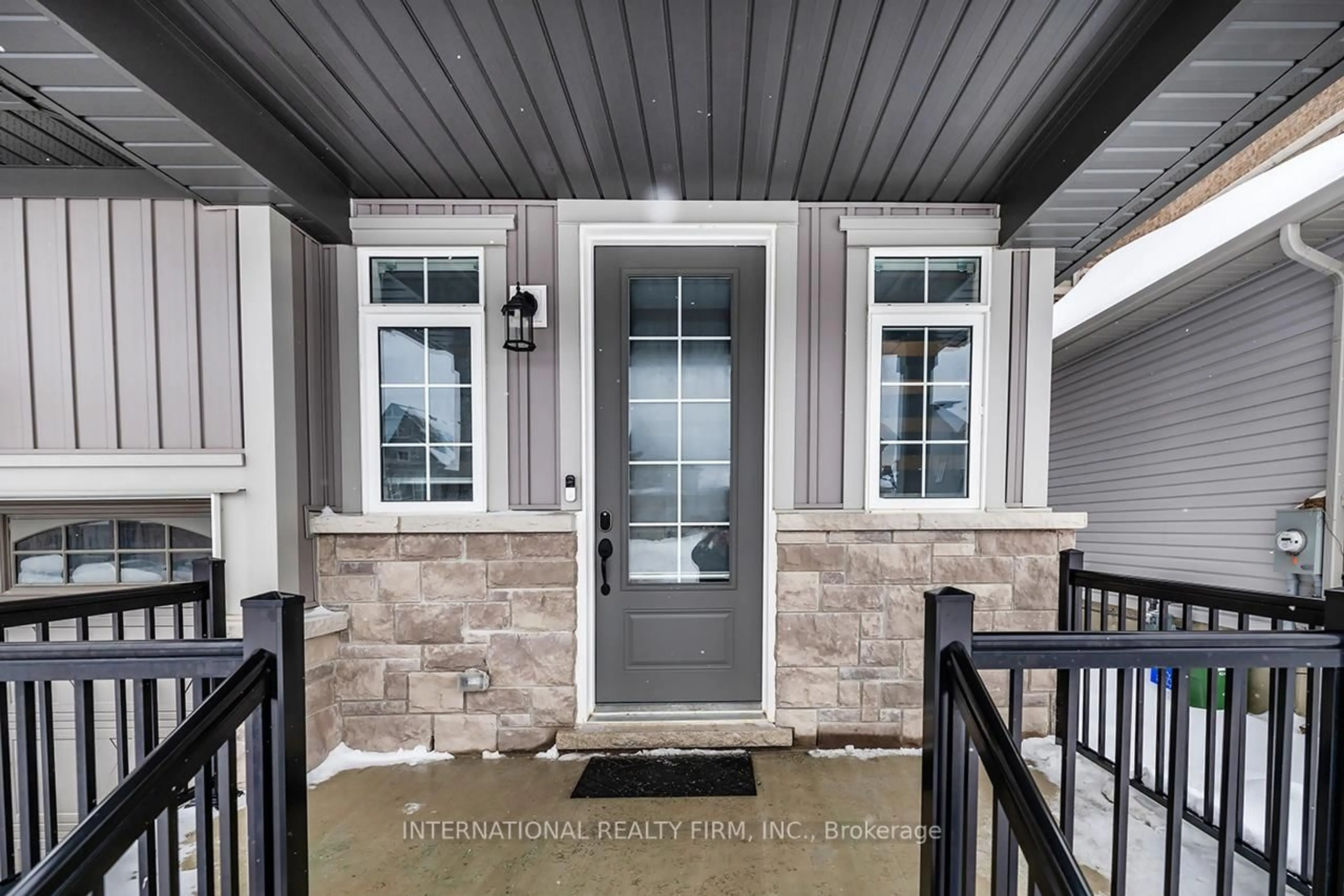 Indoor entryway for 31 Connolly Rd, Kawartha Lakes Ontario K9V 0P1