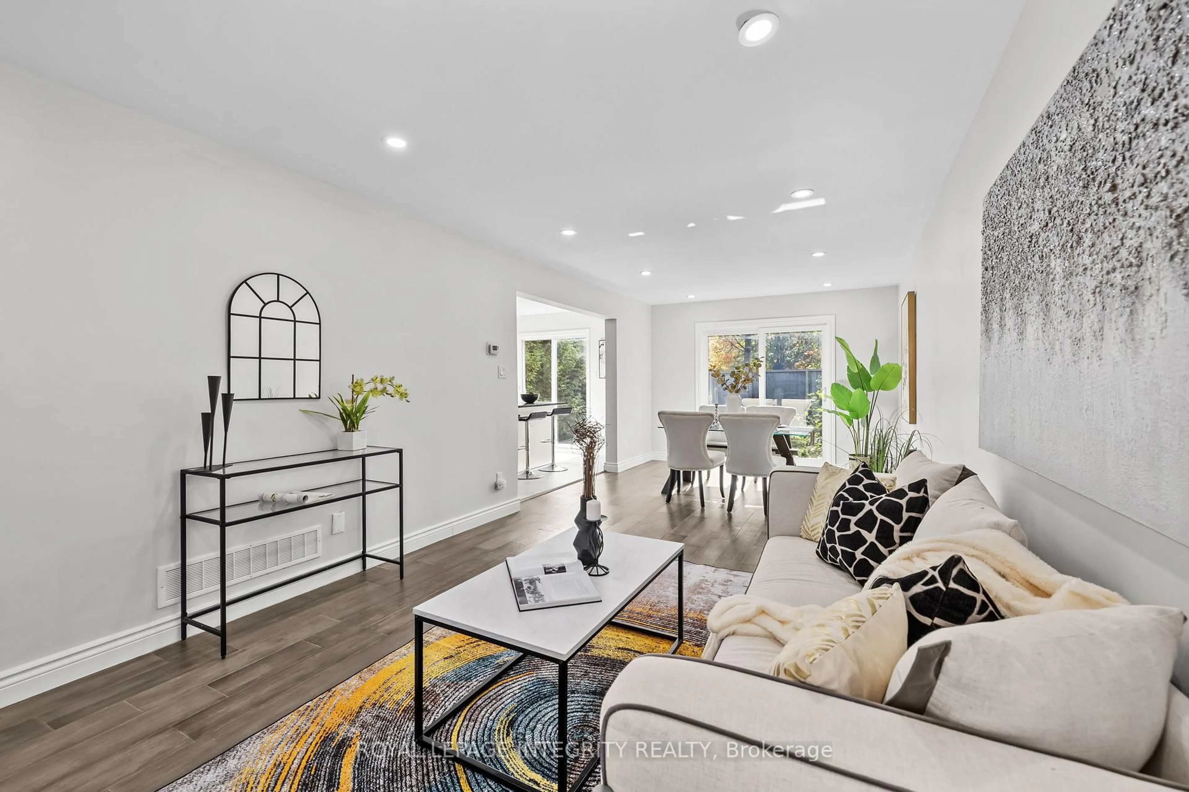 Living room with furniture, ceramic/tile floor for 83 Saddle Cres, Ottawa Ontario K1G 5L3