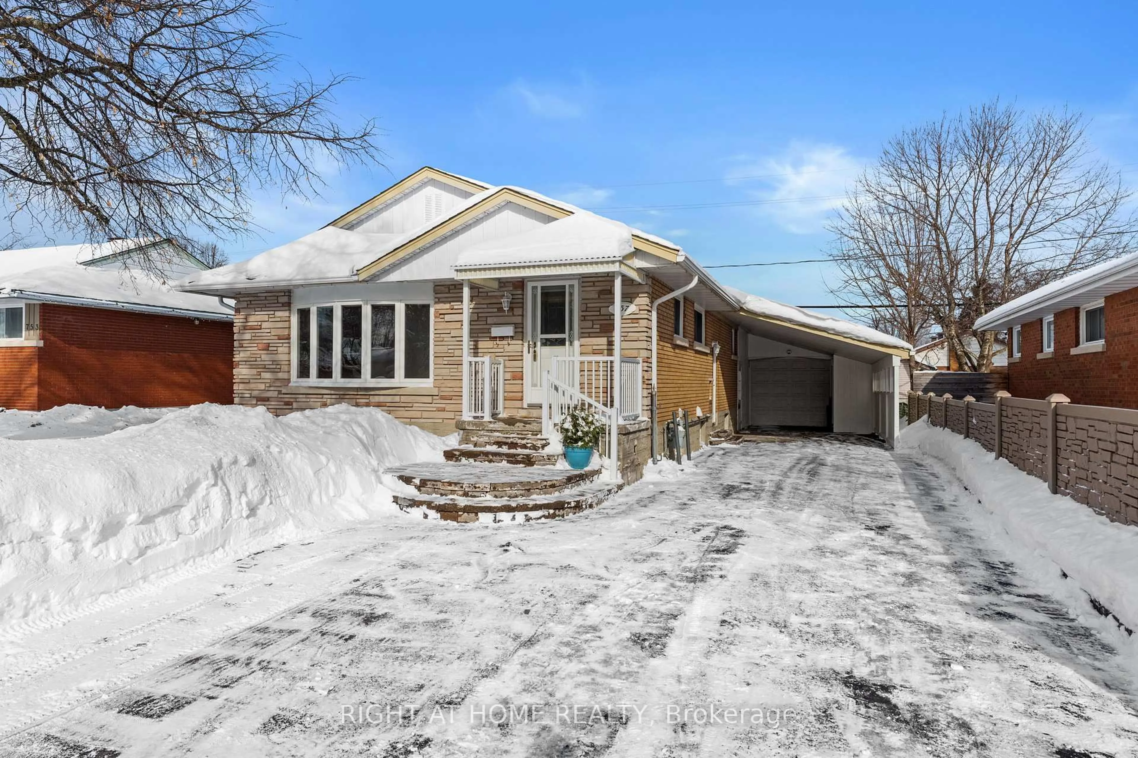 Unknown for 757 Dickens Ave, Ottawa Ontario K1G 2X9