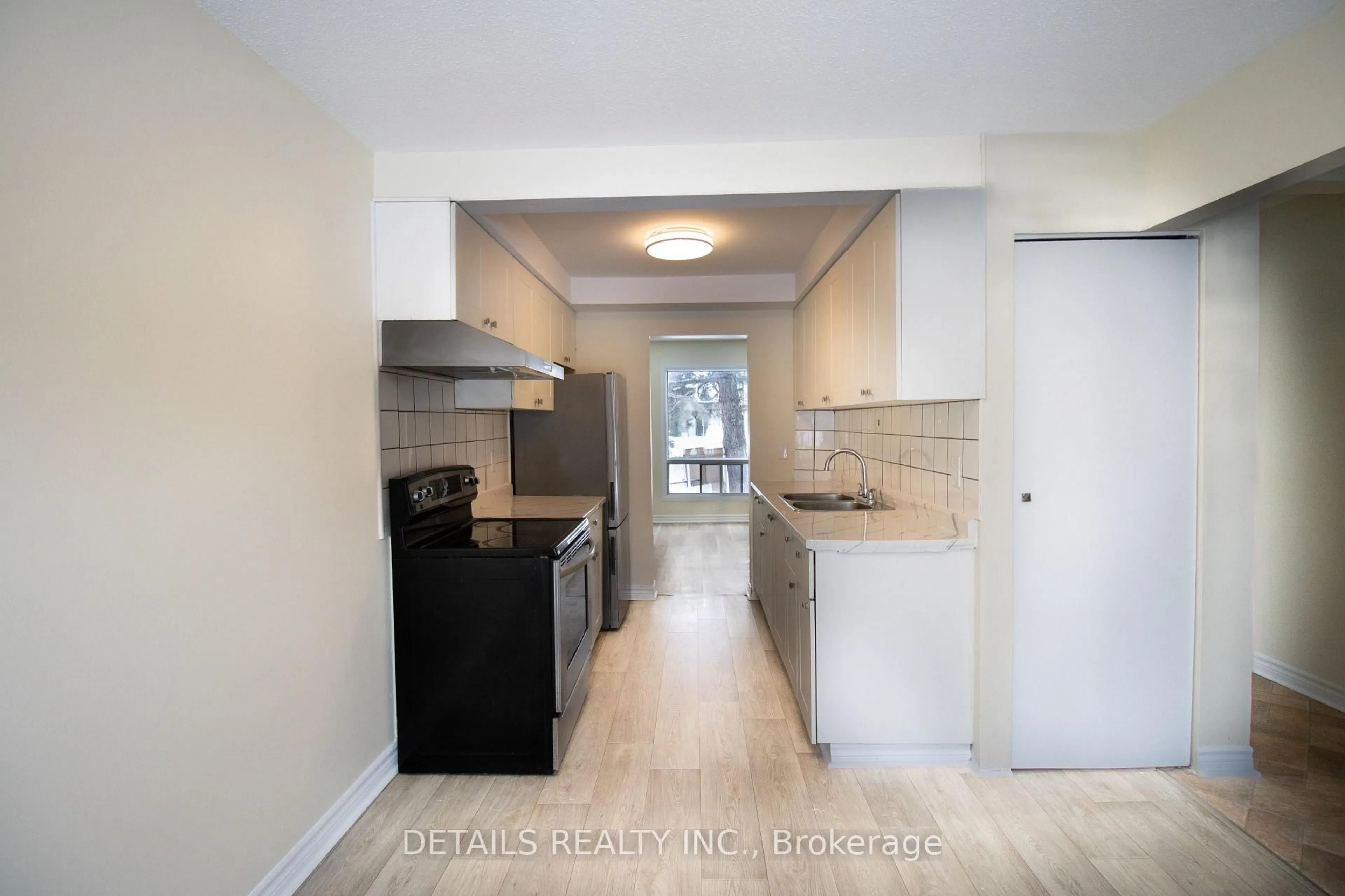 Standard kitchen, unknown for 1339 Belgate Way #48, Ottawa Ontario K1J 8P8