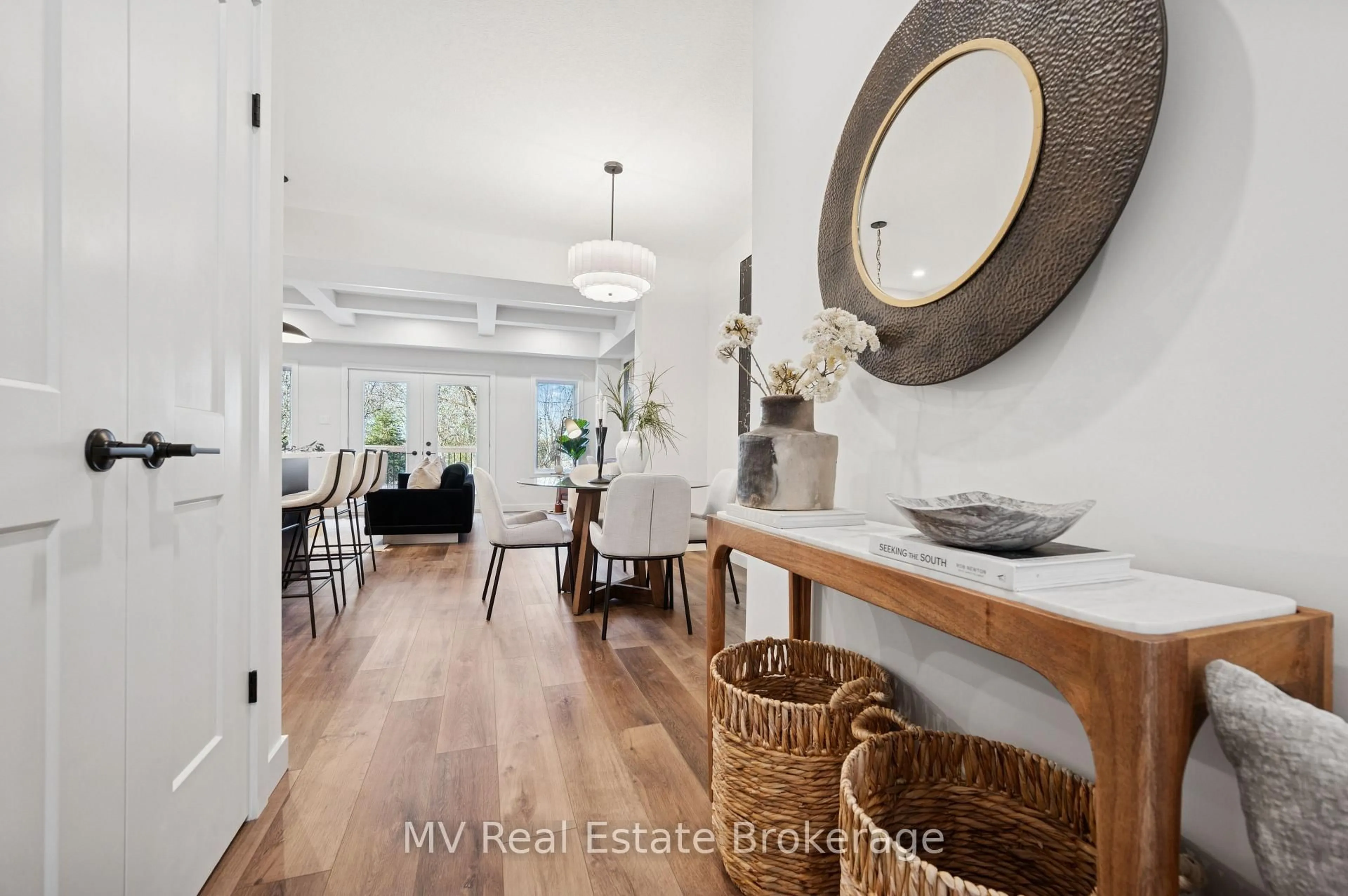 Indoor entryway for 46 Fieldstone Lane Private, Centre Wellington Ontario N0B 1S0