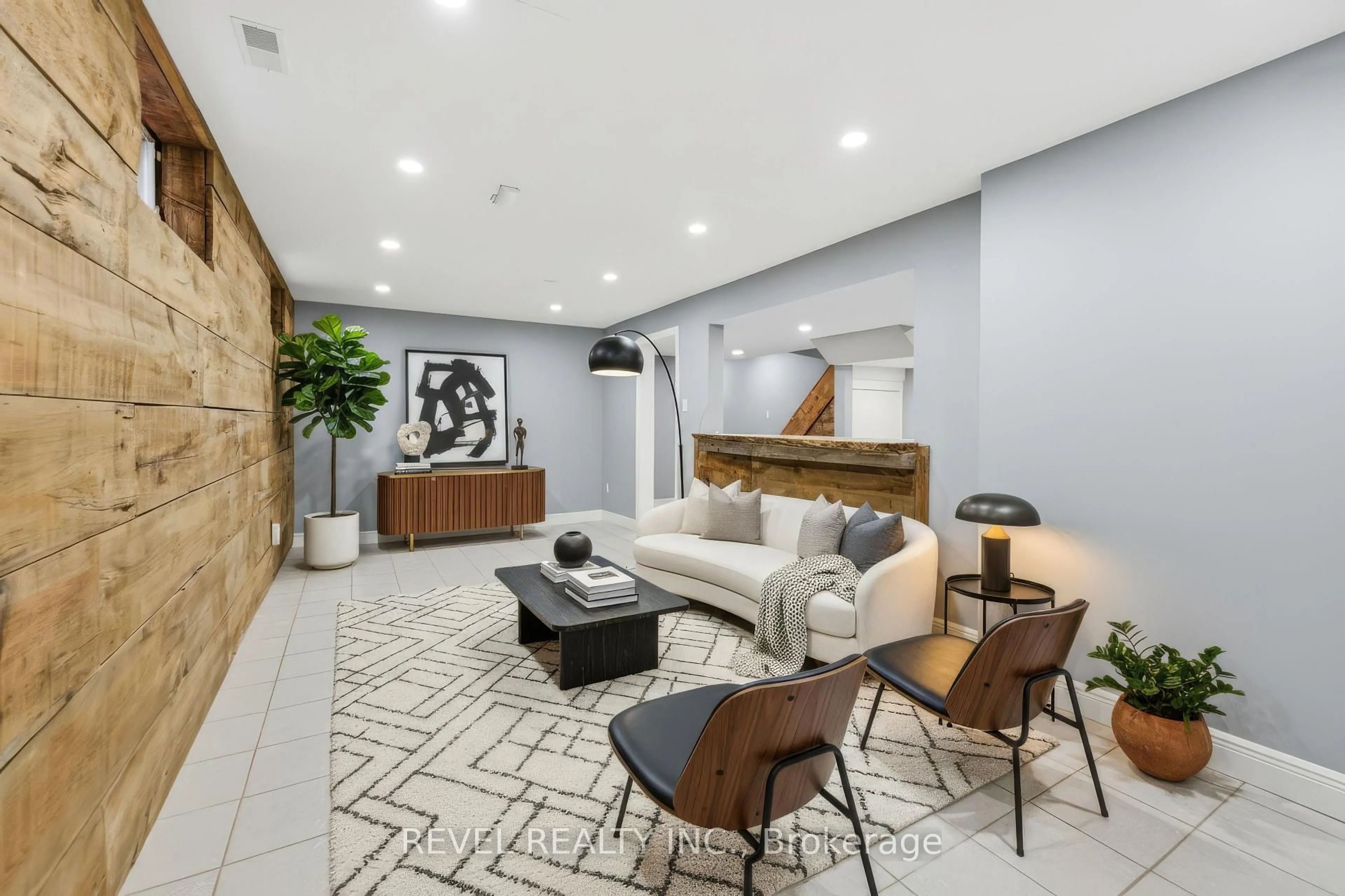 Unknown for 34 Haskins Crt, Hamilton Ontario L8K 6R1