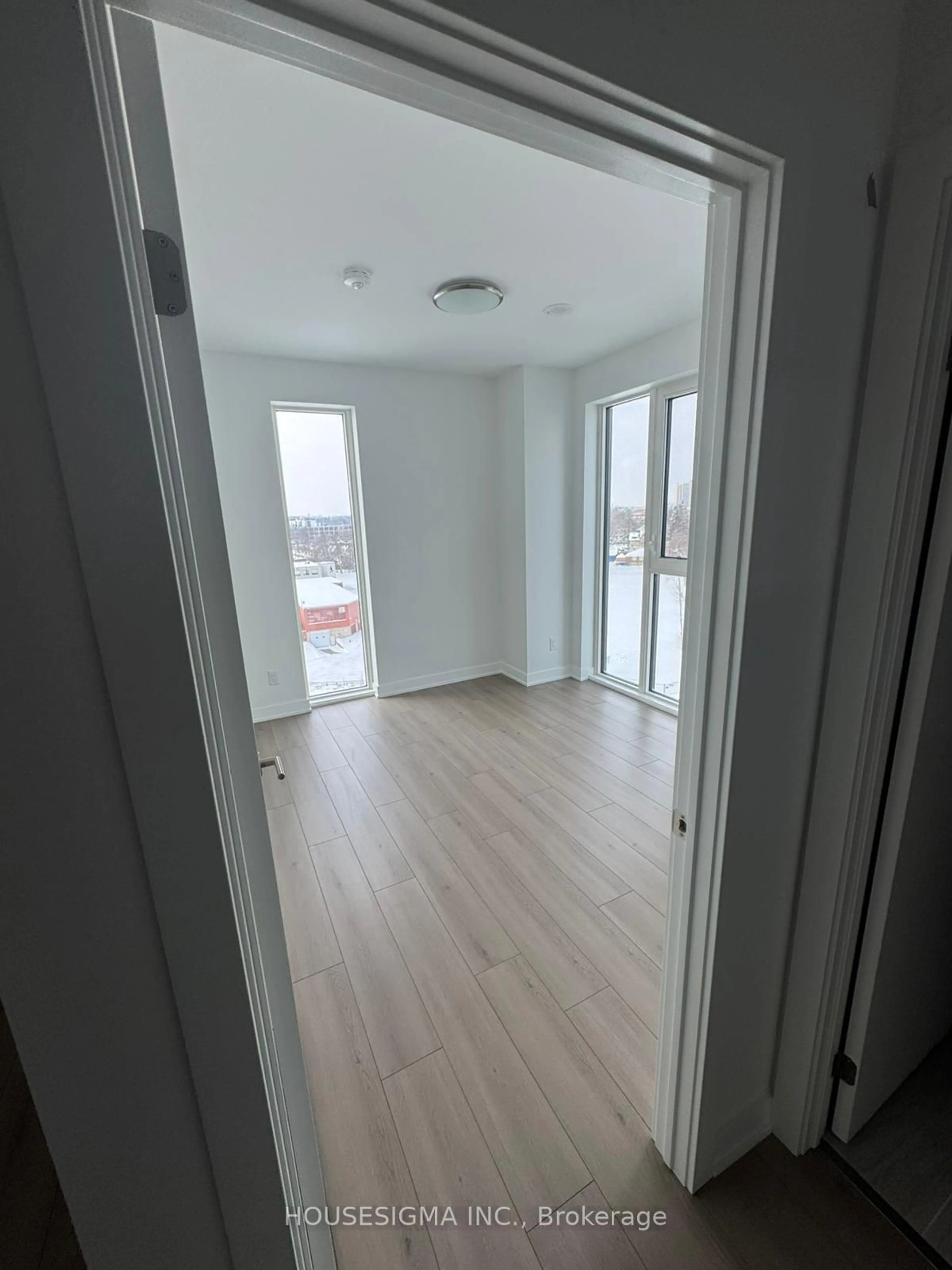 A pic of a room for 25 Wellington St #806, Kitchener Ontario N2G 0G5