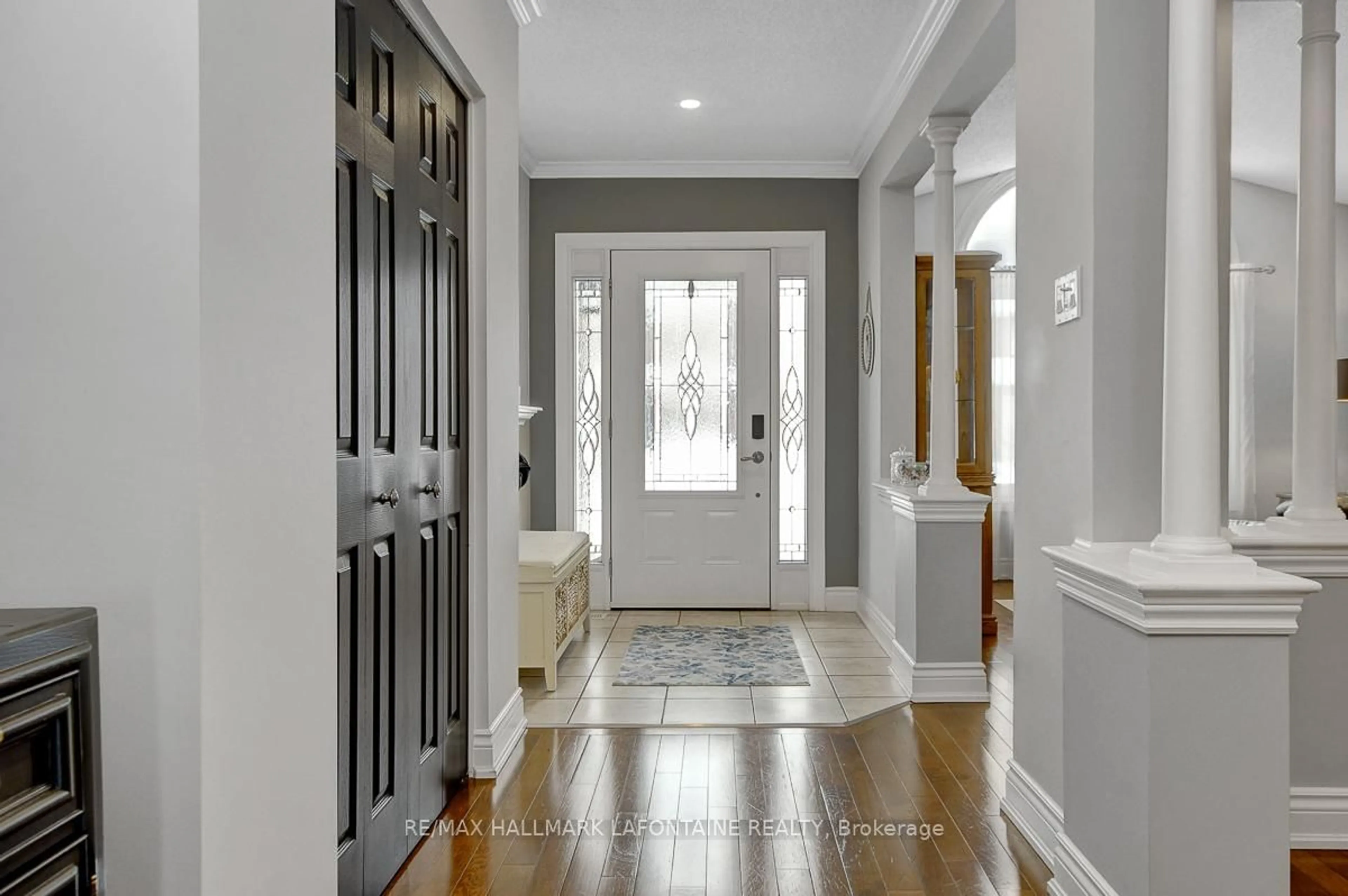 Indoor entryway for 1721 Jersey St, Ottawa Ontario K4A 4Y6