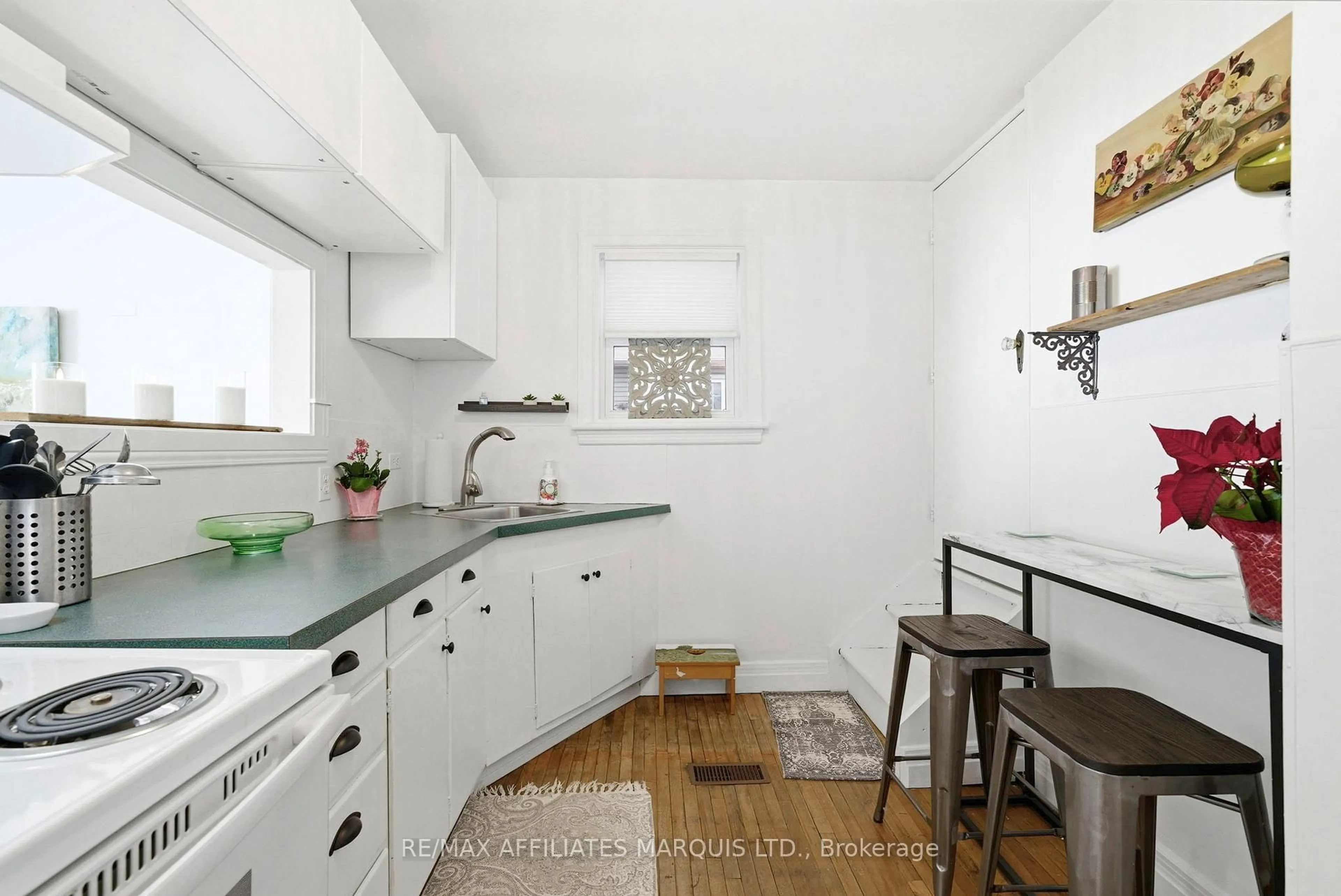 Standard kitchen, ceramic/tile floor for 543 Fifth St, Cornwall Ontario K6H 2M6