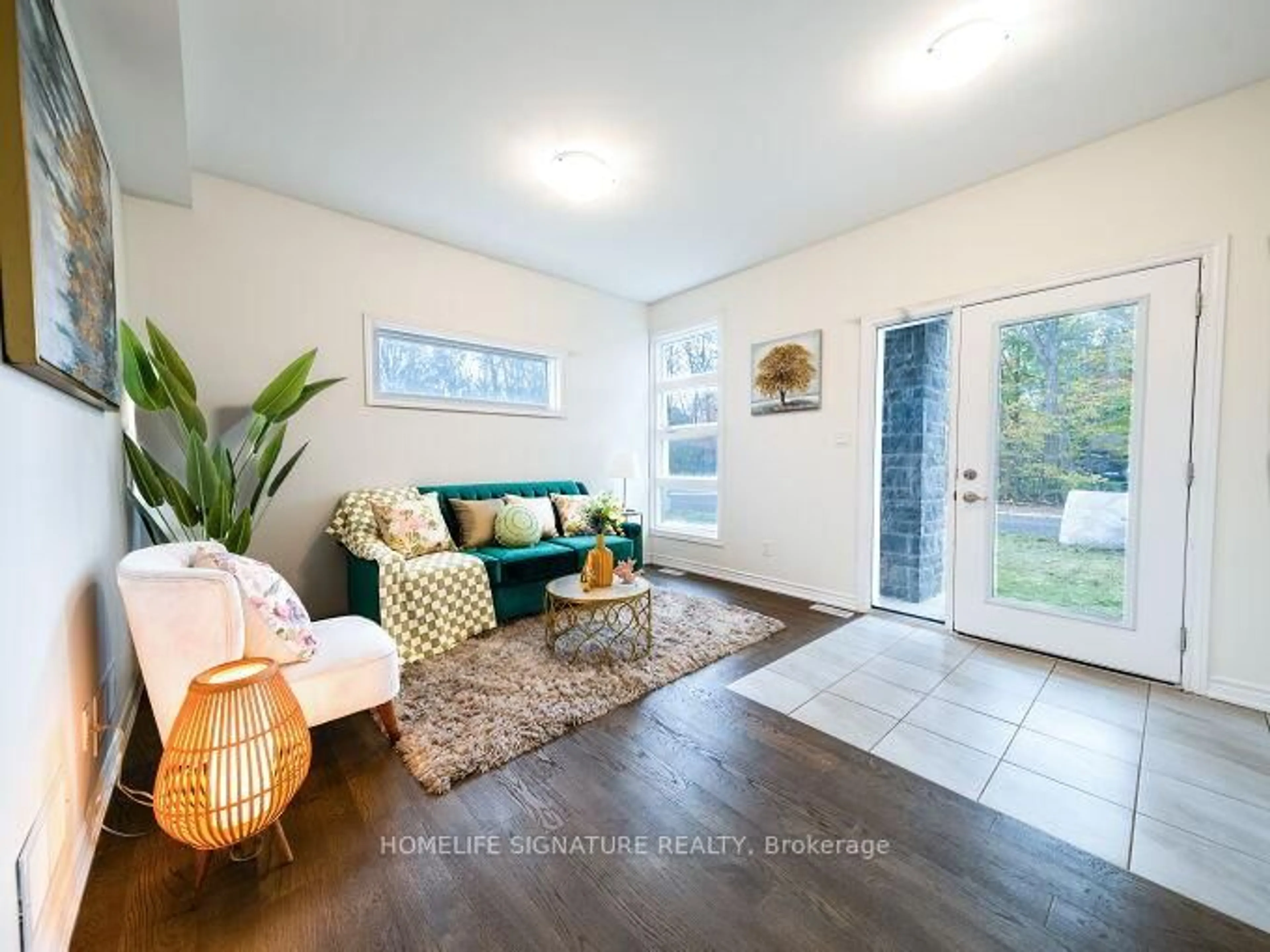 Indoor entryway for 3280 Parker Ave, Fort Erie Ontario L0S 1N0