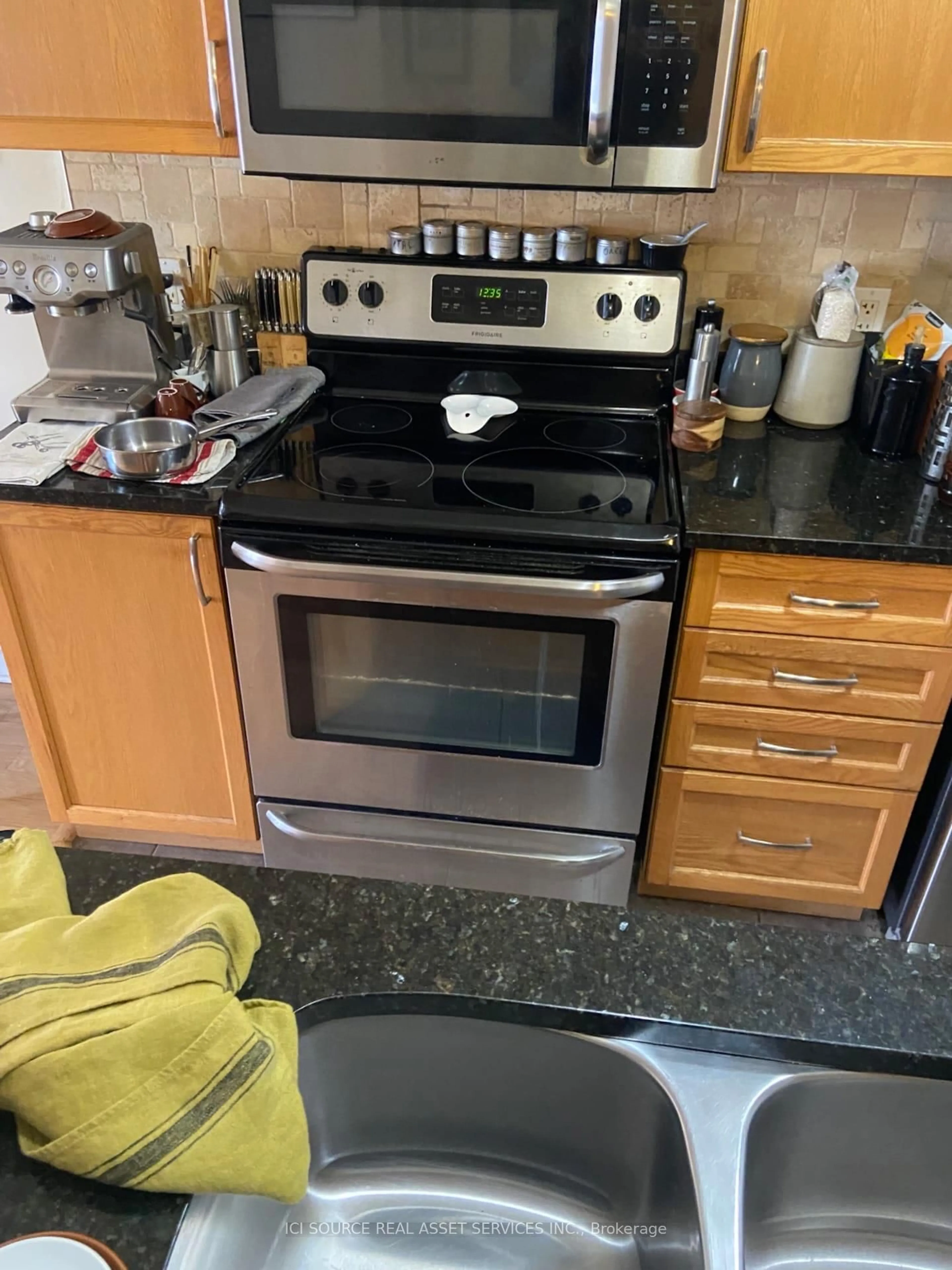 Standard kitchen, unknown for 456 King Edward Ave #306, Ottawa Ontario K1N 7M9