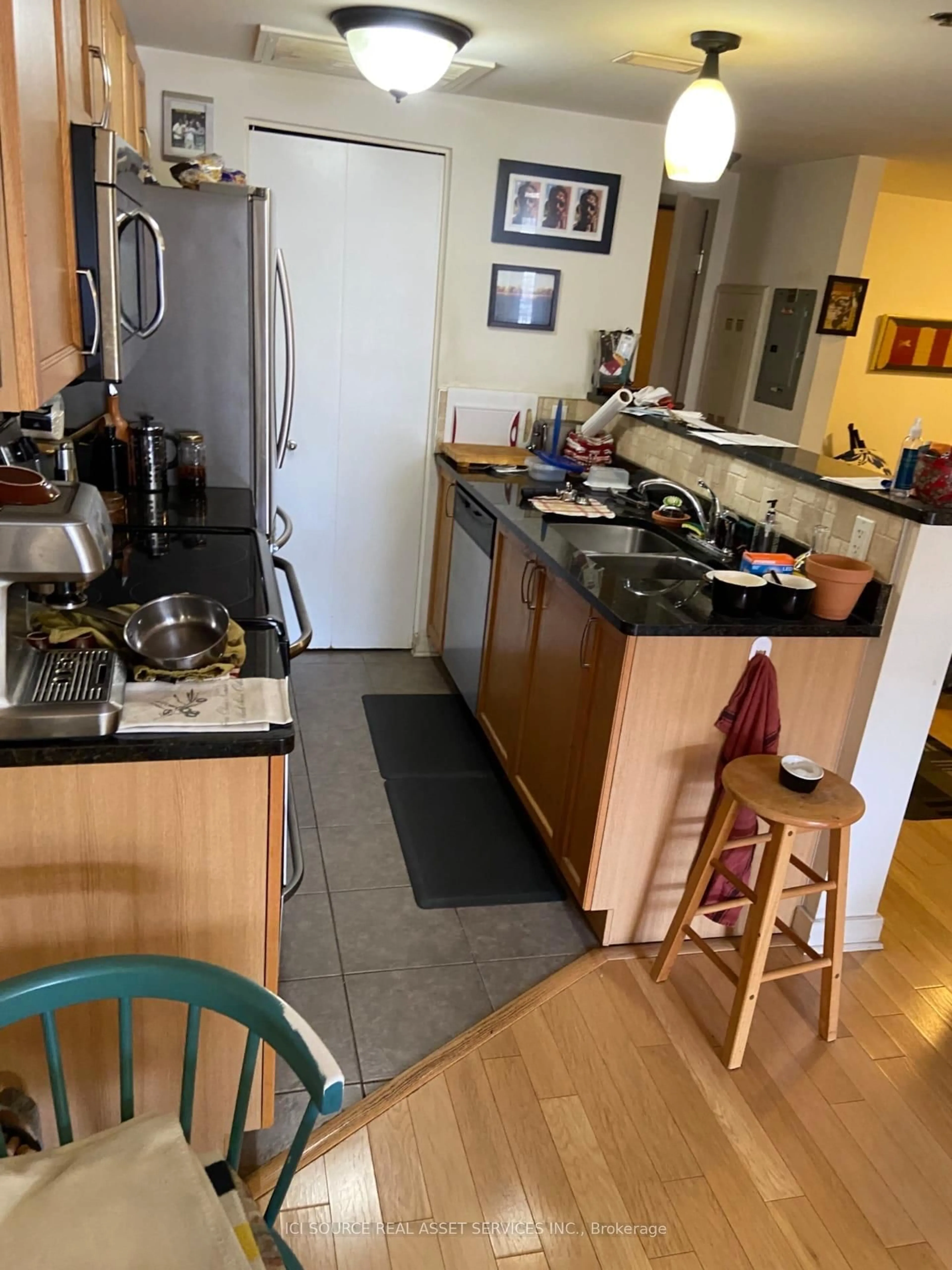 Standard kitchen, floor is not visible for 456 King Edward Ave #306, Ottawa Ontario K1N 7M9