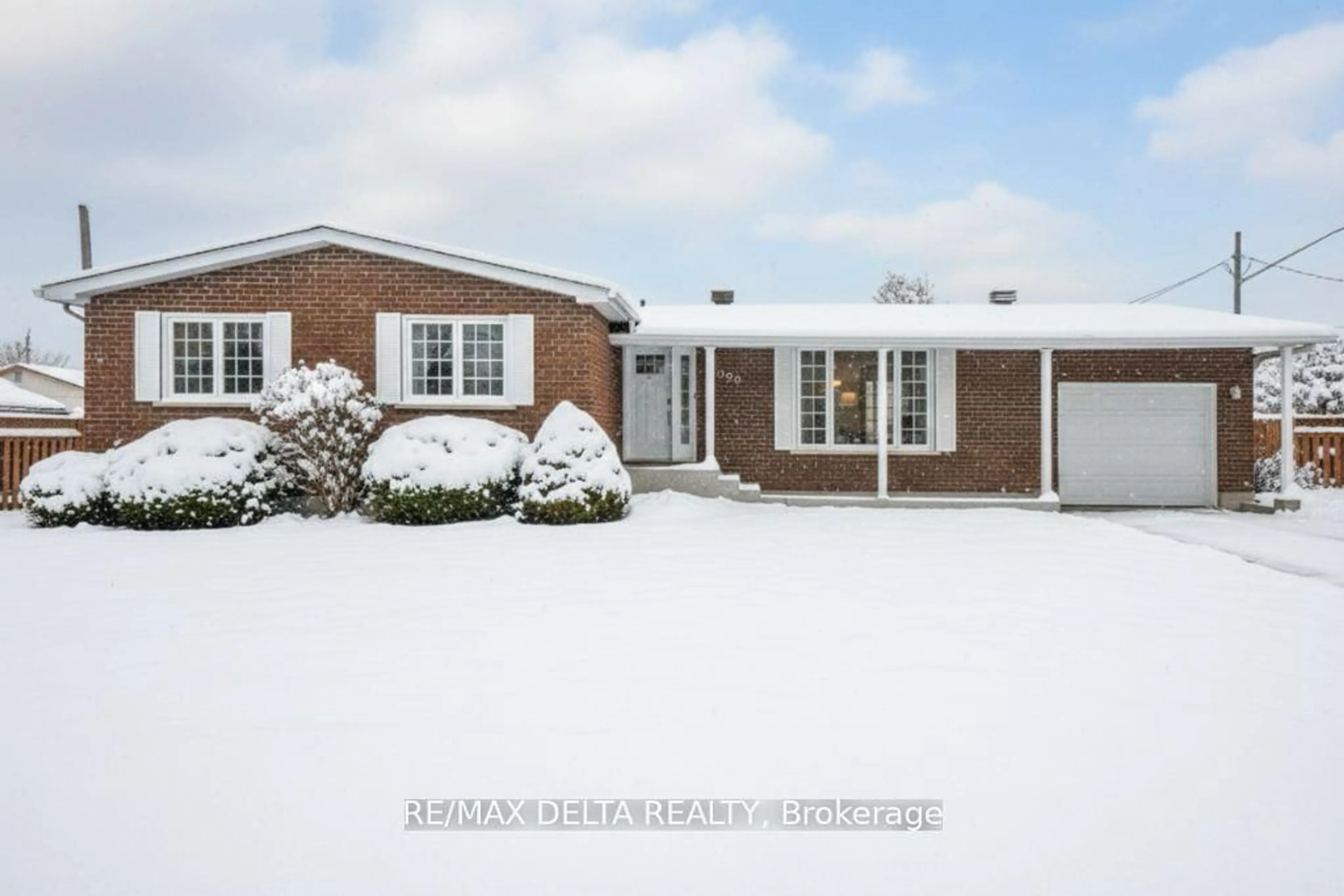 Home with brick exterior material, street for 1060 St Jacques St, Clarence-Rockland Ontario K4K 1B8