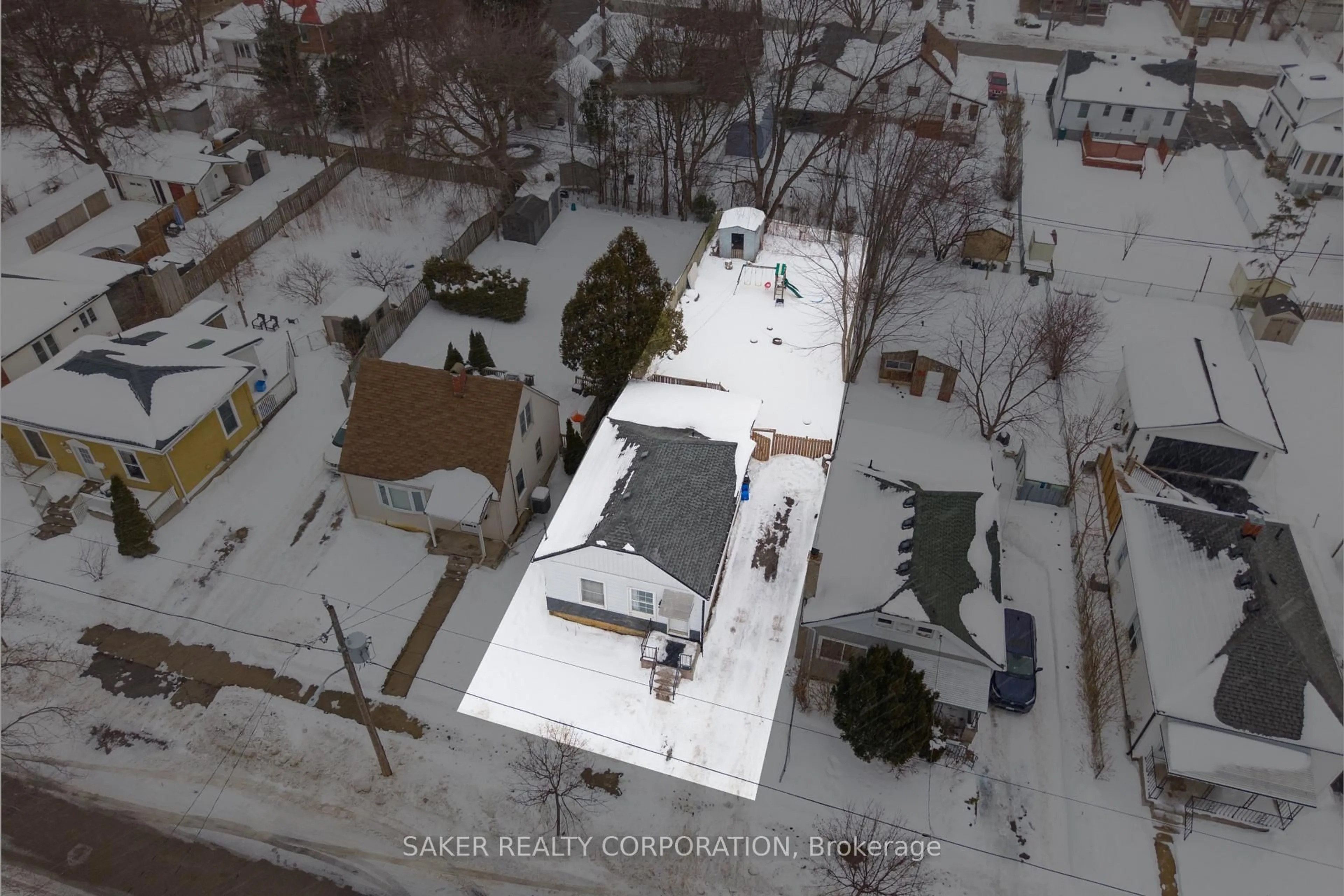 A pic from outside/outdoor area/front of a property/back of a property/a pic from drone, street for 134 Sterling St, London East Ontario N5Y 1Y8