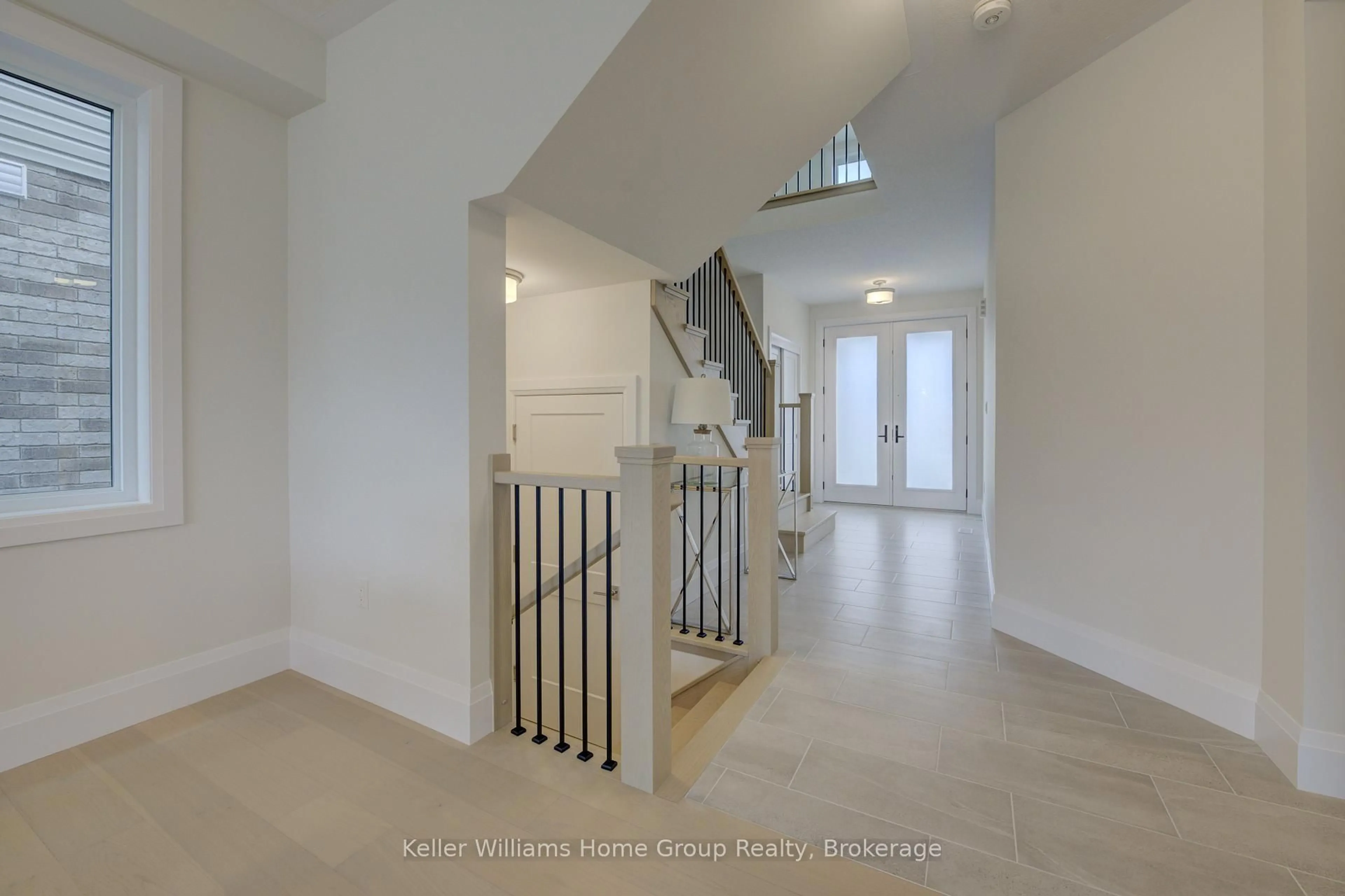 Indoor foyer for 31 Nicholas Way Way, Guelph Ontario N1E 0T1