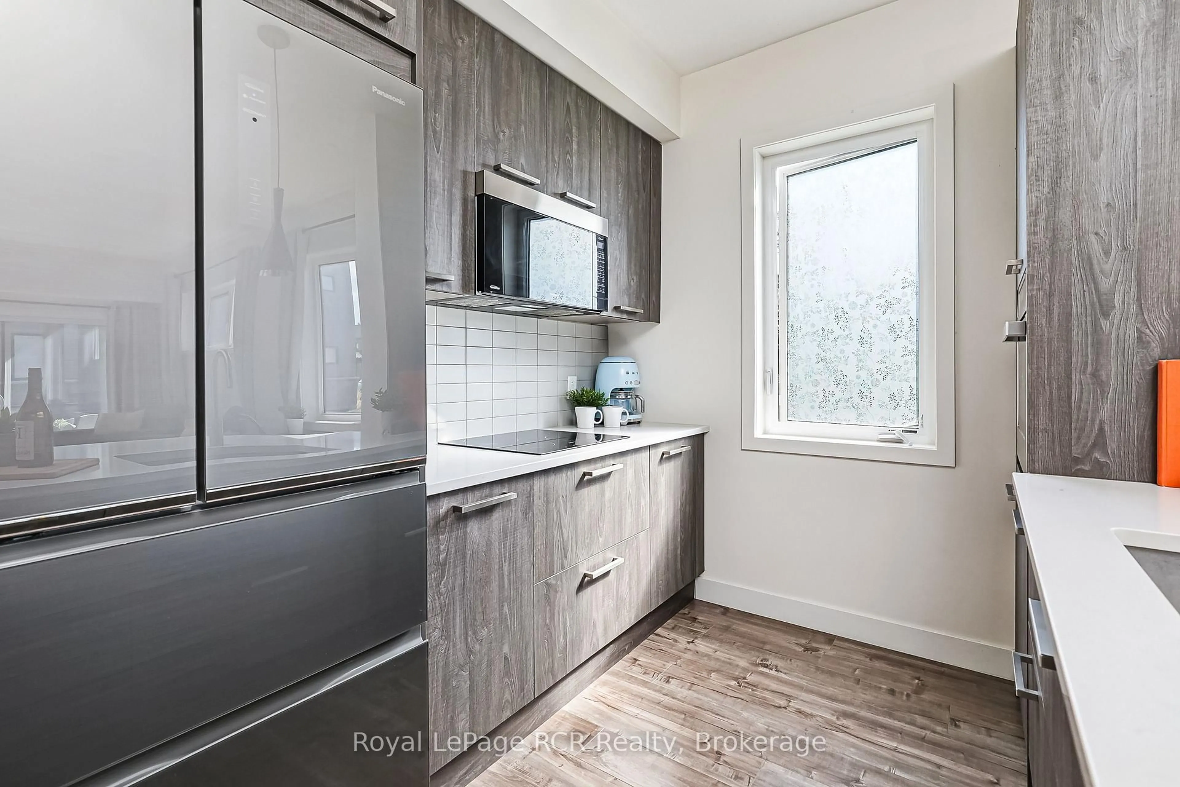 Standard kitchen, unknown for 11 Beckwith Lane #102, Blue Mountains Ontario L9Y 0C7