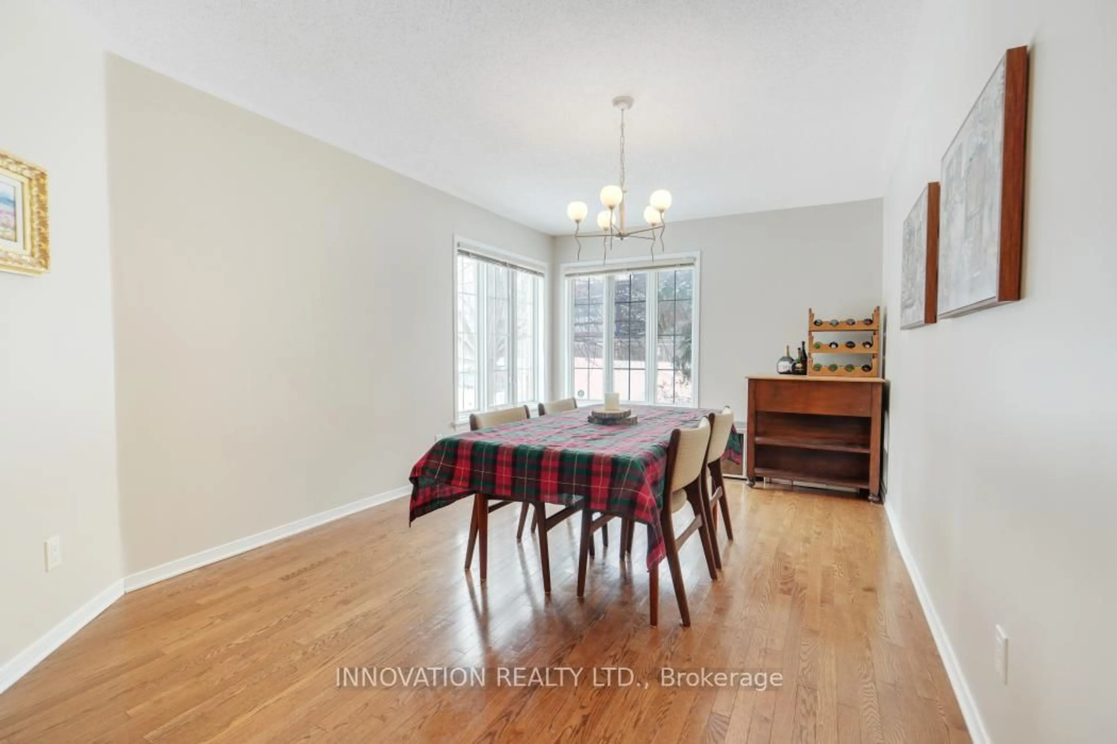Dining room, wood/laminate floor for 1500 Ambassador Ave, Ottawa Ontario K1J 1G5