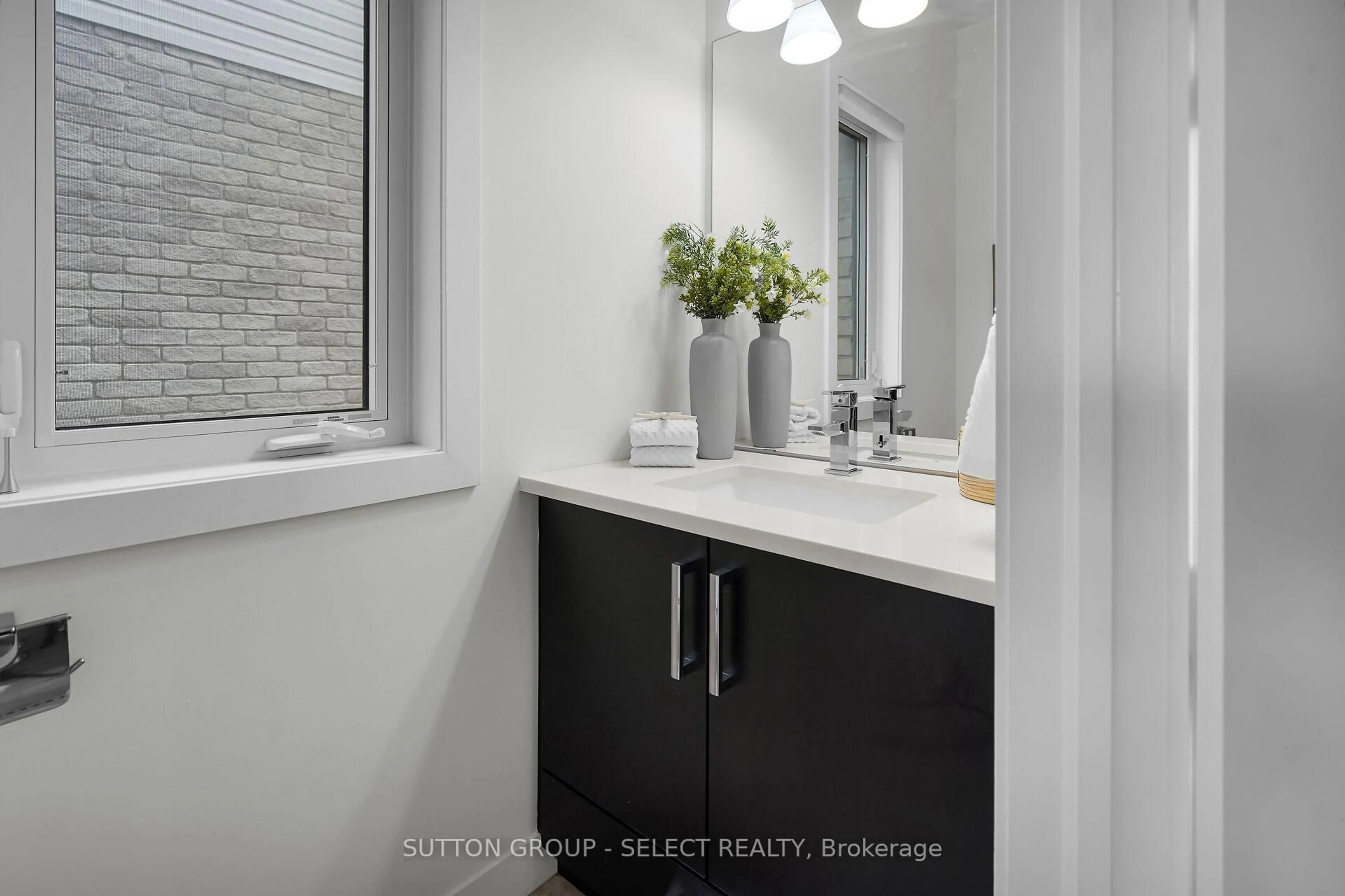 Unknown for 2080 Wateroak Dr, London North Ontario N6G 0P9