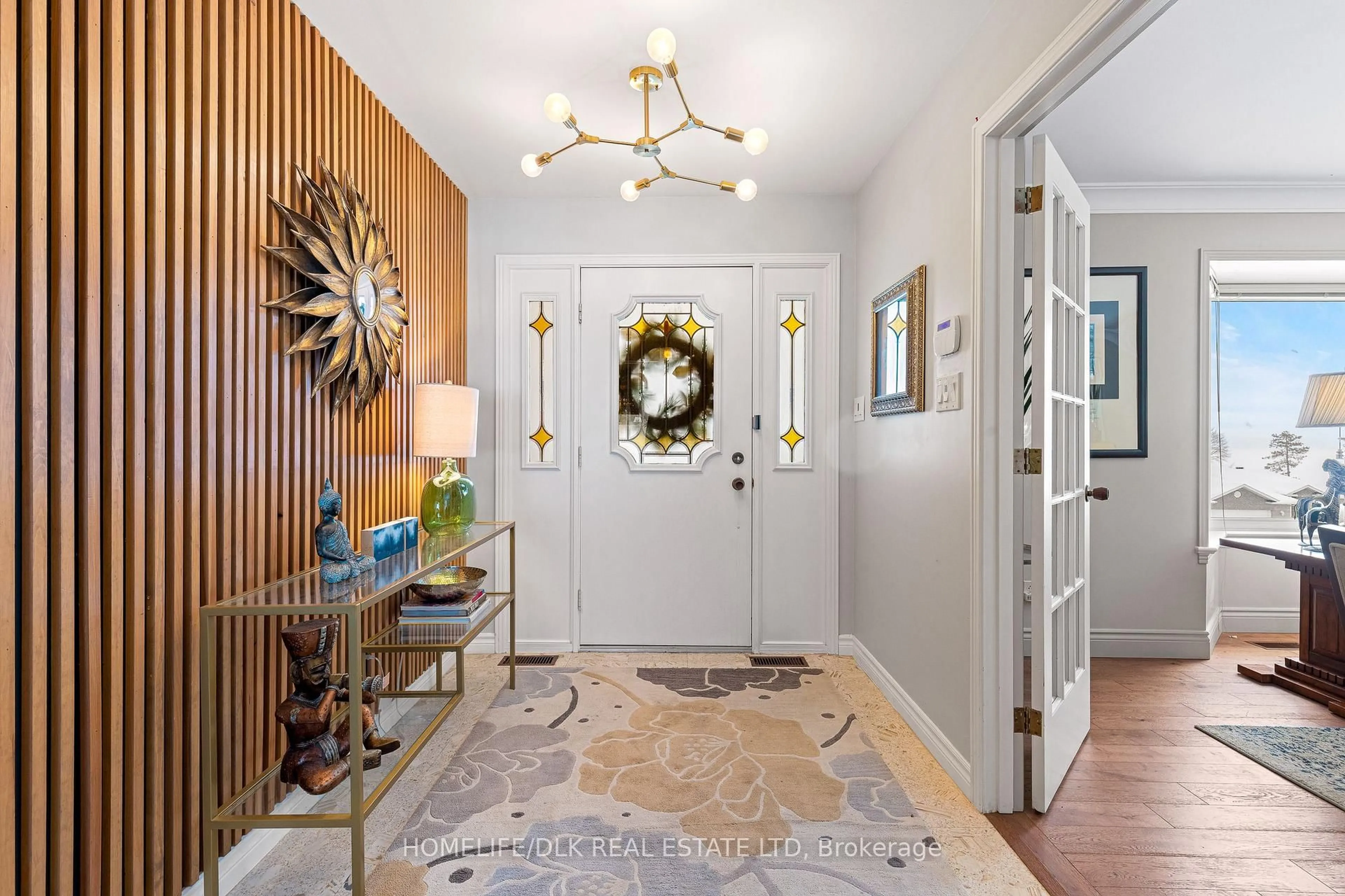 Indoor entryway for 1102 Burnside Dr, Augusta Ontario K6V 5T1