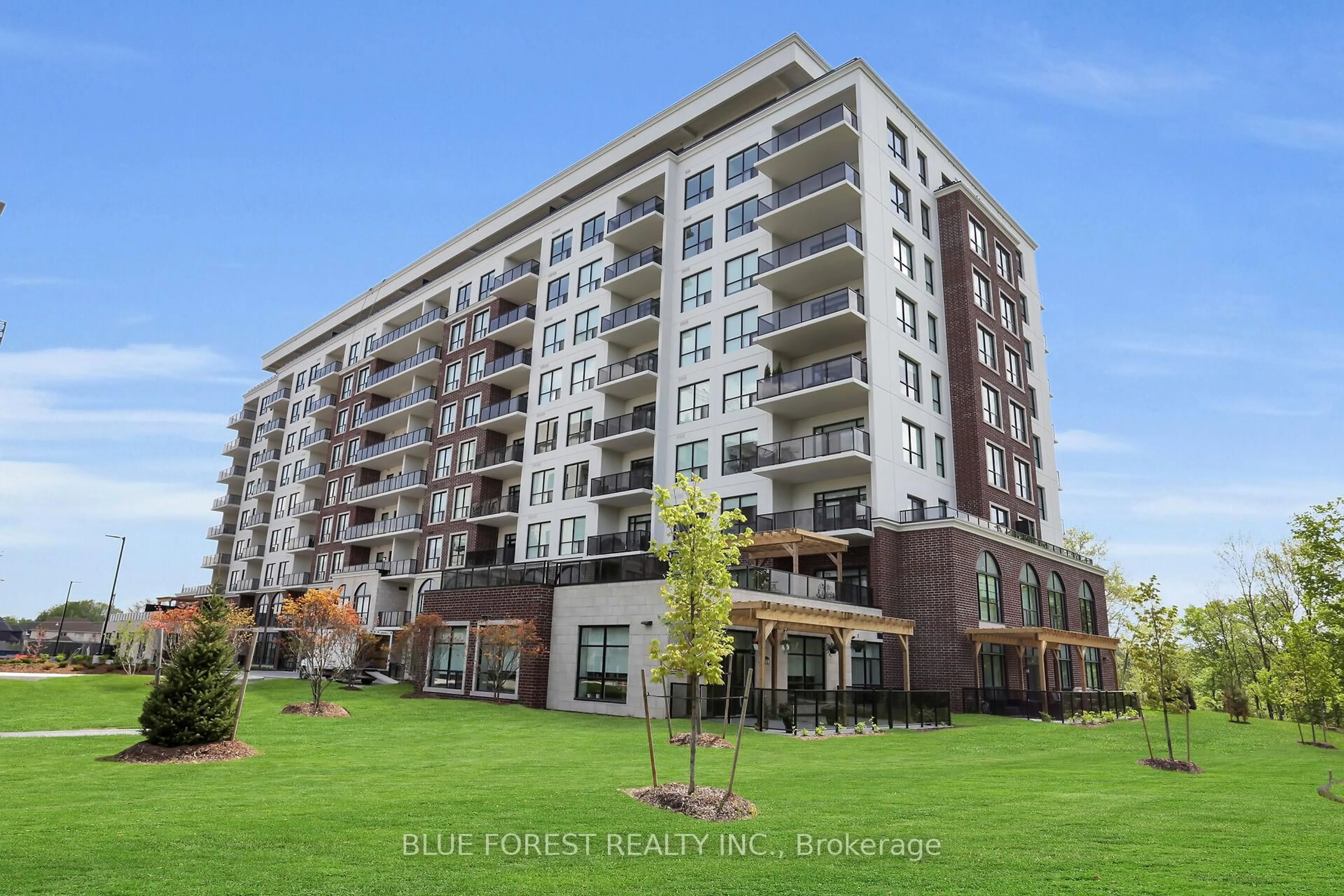 A pic from outside/outdoor area/front of a property/back of a property/a pic from drone, building for 460 Callaway Rd #107, London North Ontario N6G 0Z2