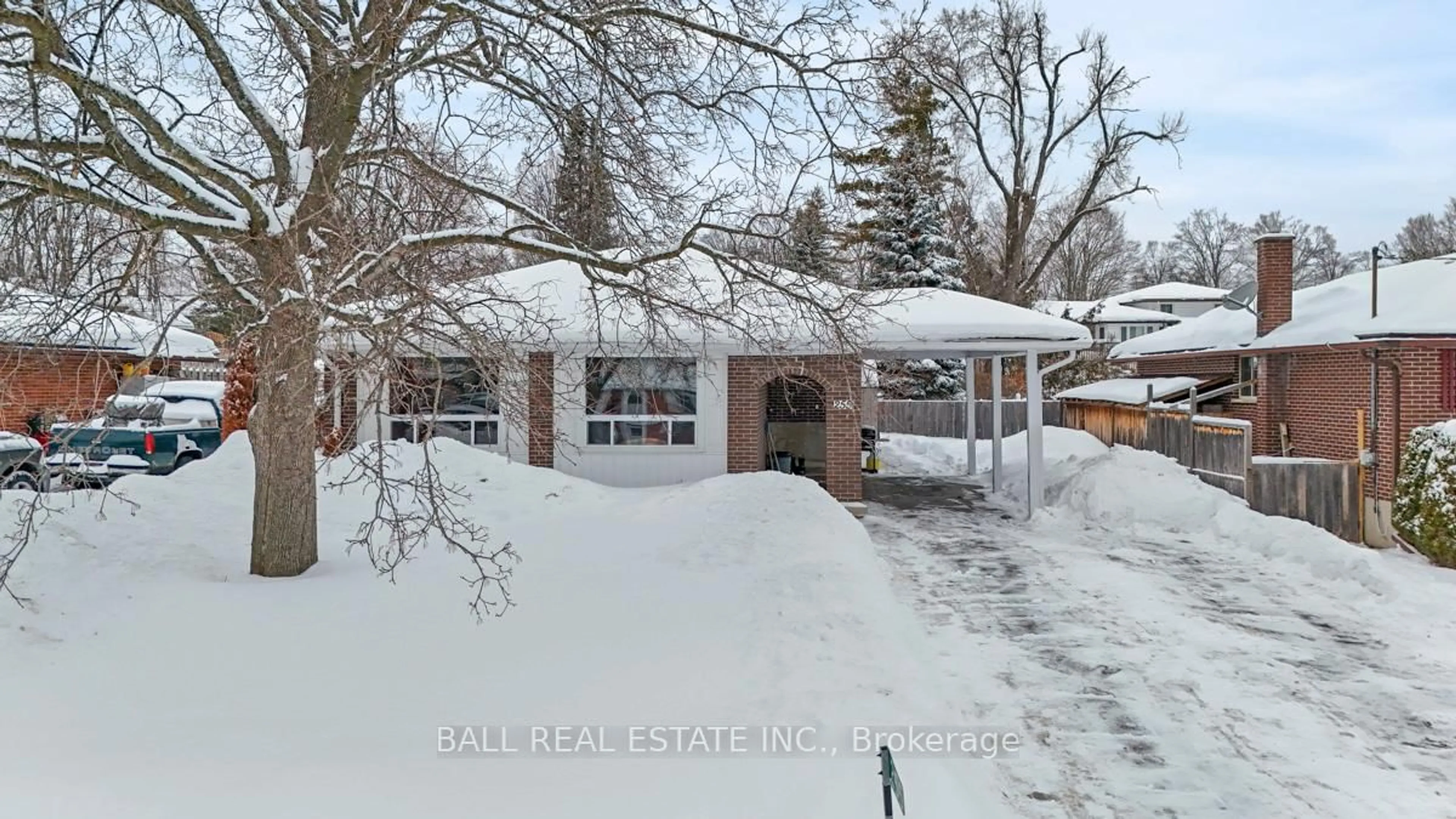 Unknown for 255 Woodward Ave, Selwyn Ontario K9L 1K1