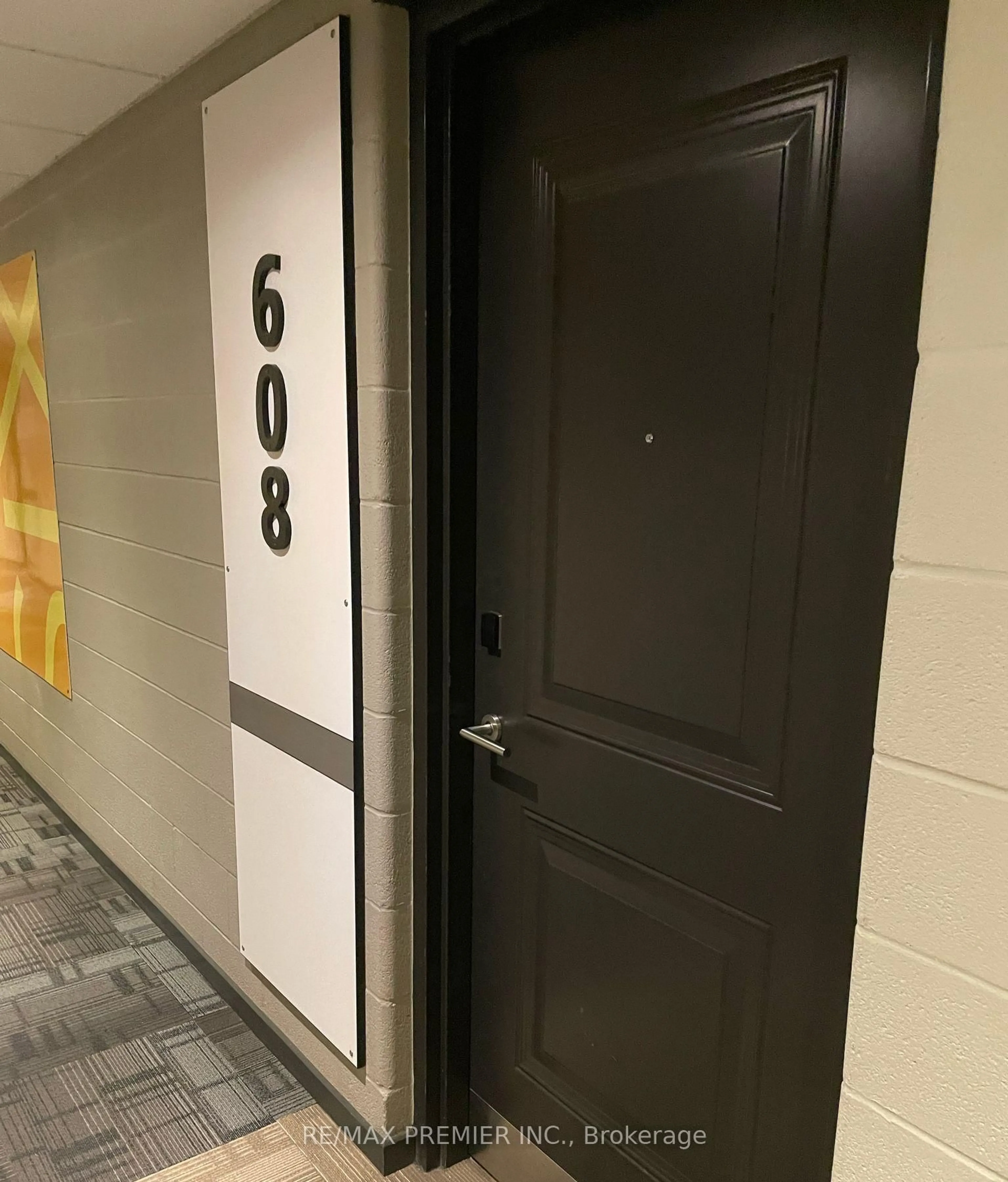 Indoor foyer for 1291 Gordon St #608, Guelph Ontario N1L 0M5