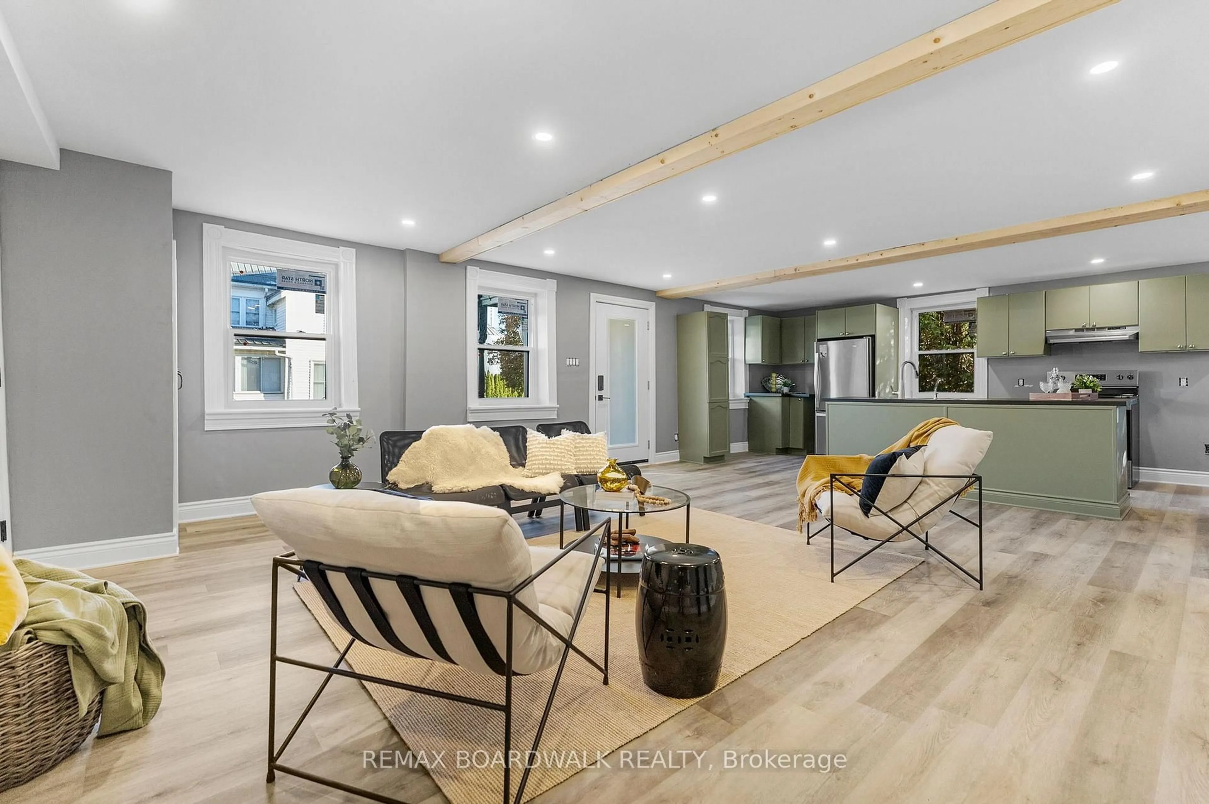 Living room with furniture, unknown for 1523 Ventnor Rd, Edwardsburgh/Cardinal Ontario K0E 1X0