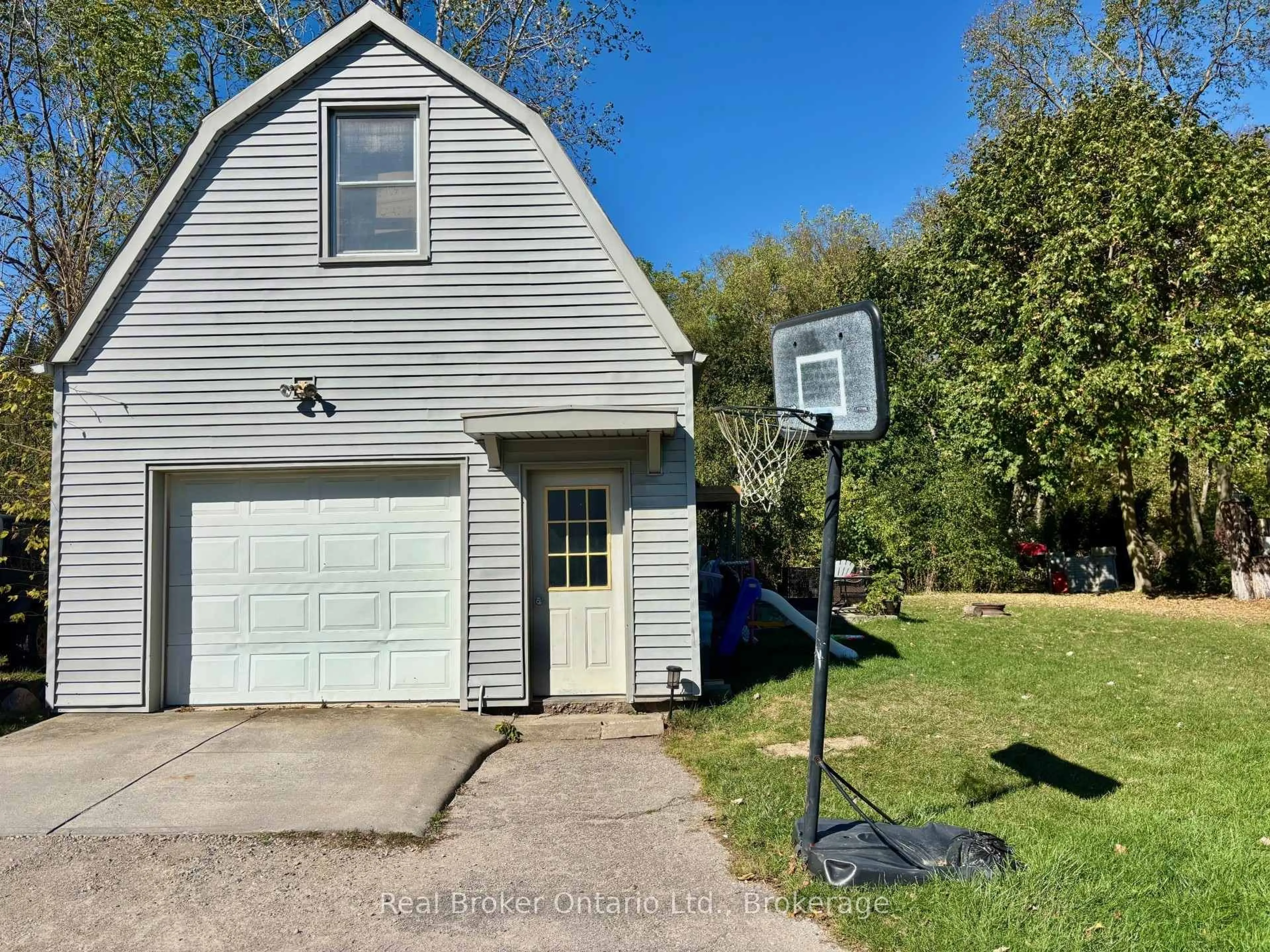 Unknown for 208 Victoria St, Ingersoll Ontario N5C 2N1