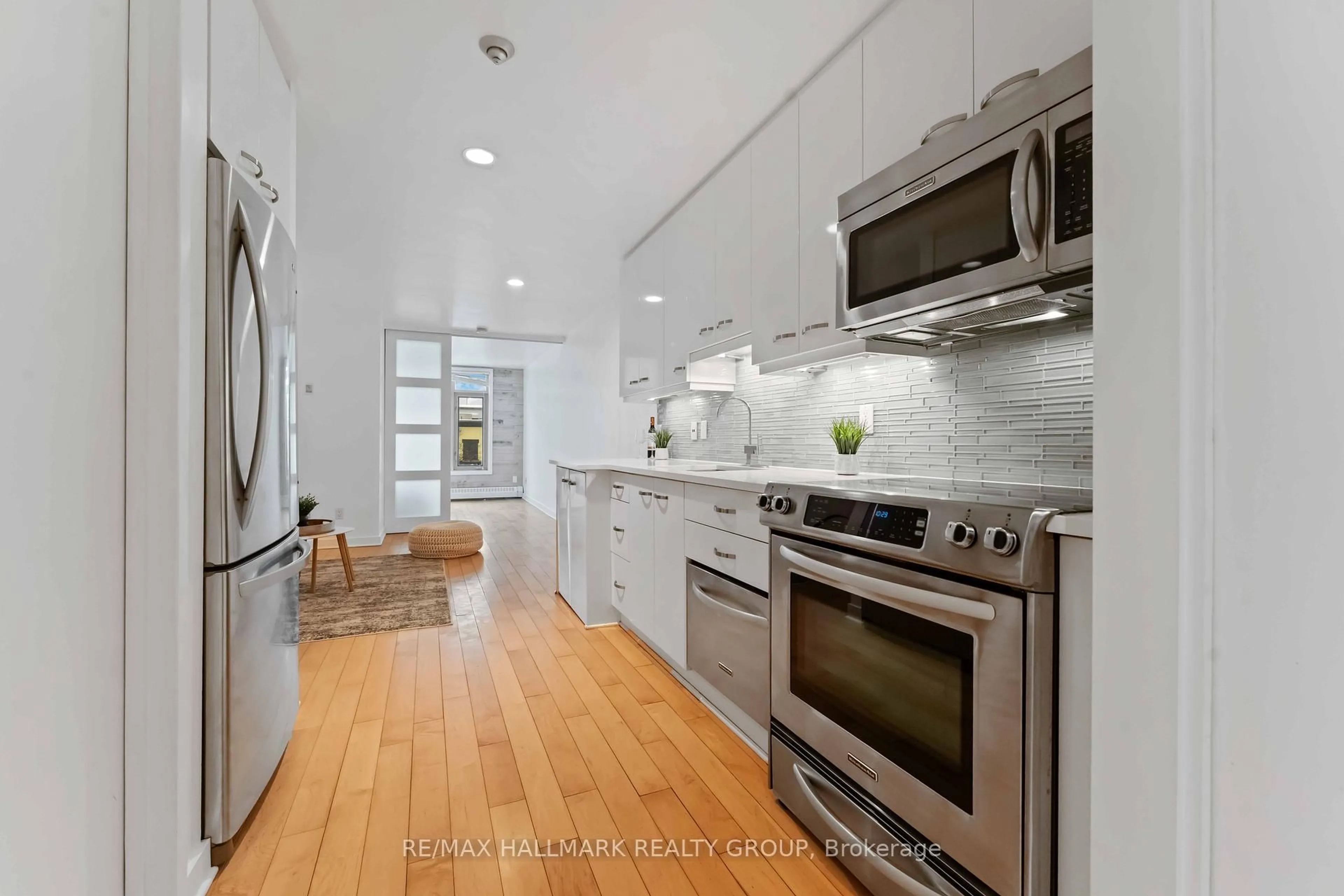 Contemporary kitchen, unknown for 202 St Patrick St #15, Ottawa Ontario K1N 5K3