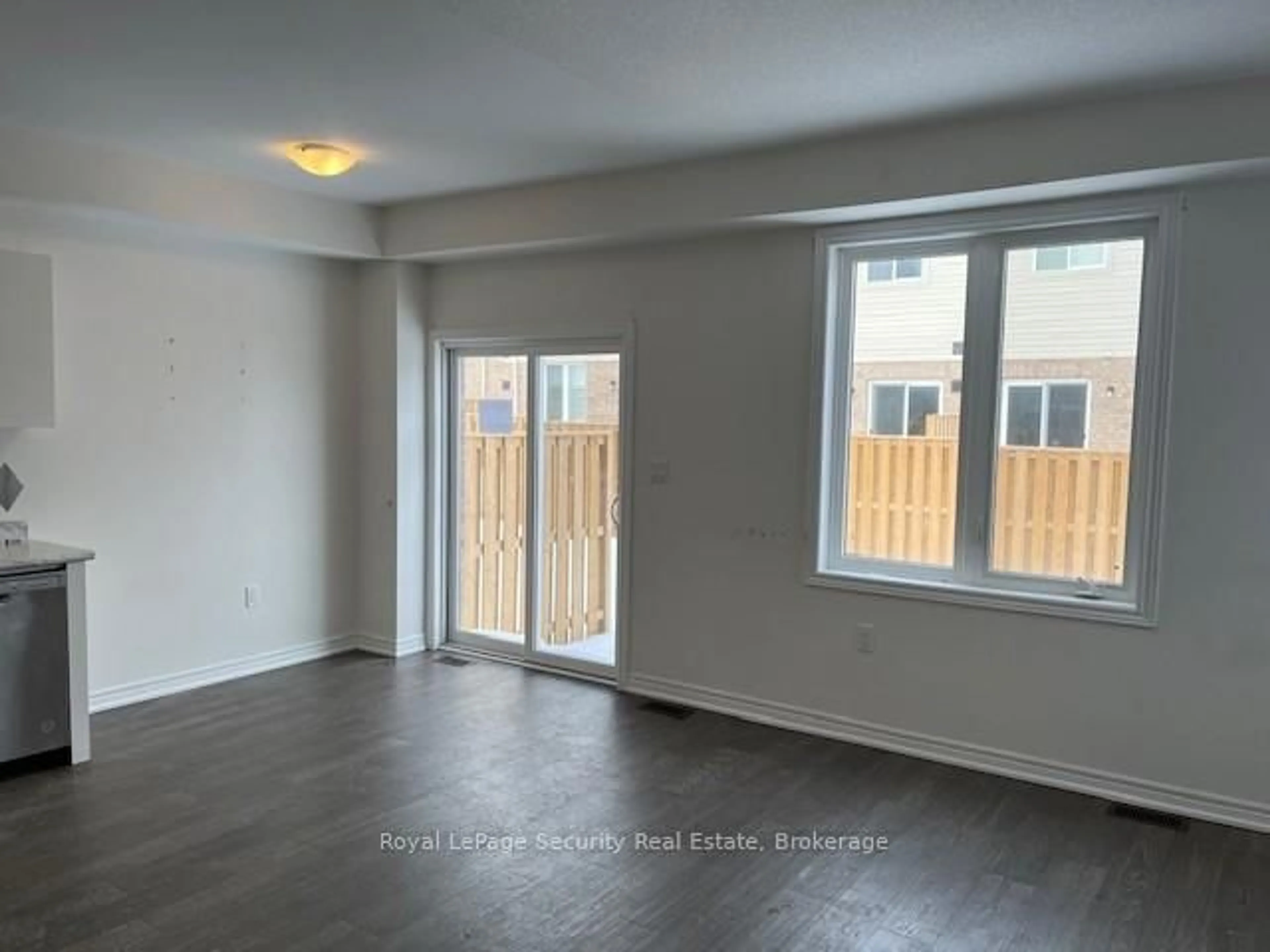 A pic of a room for 1 Linden Park Lane, Hamilton Ontario L9A 1Y3