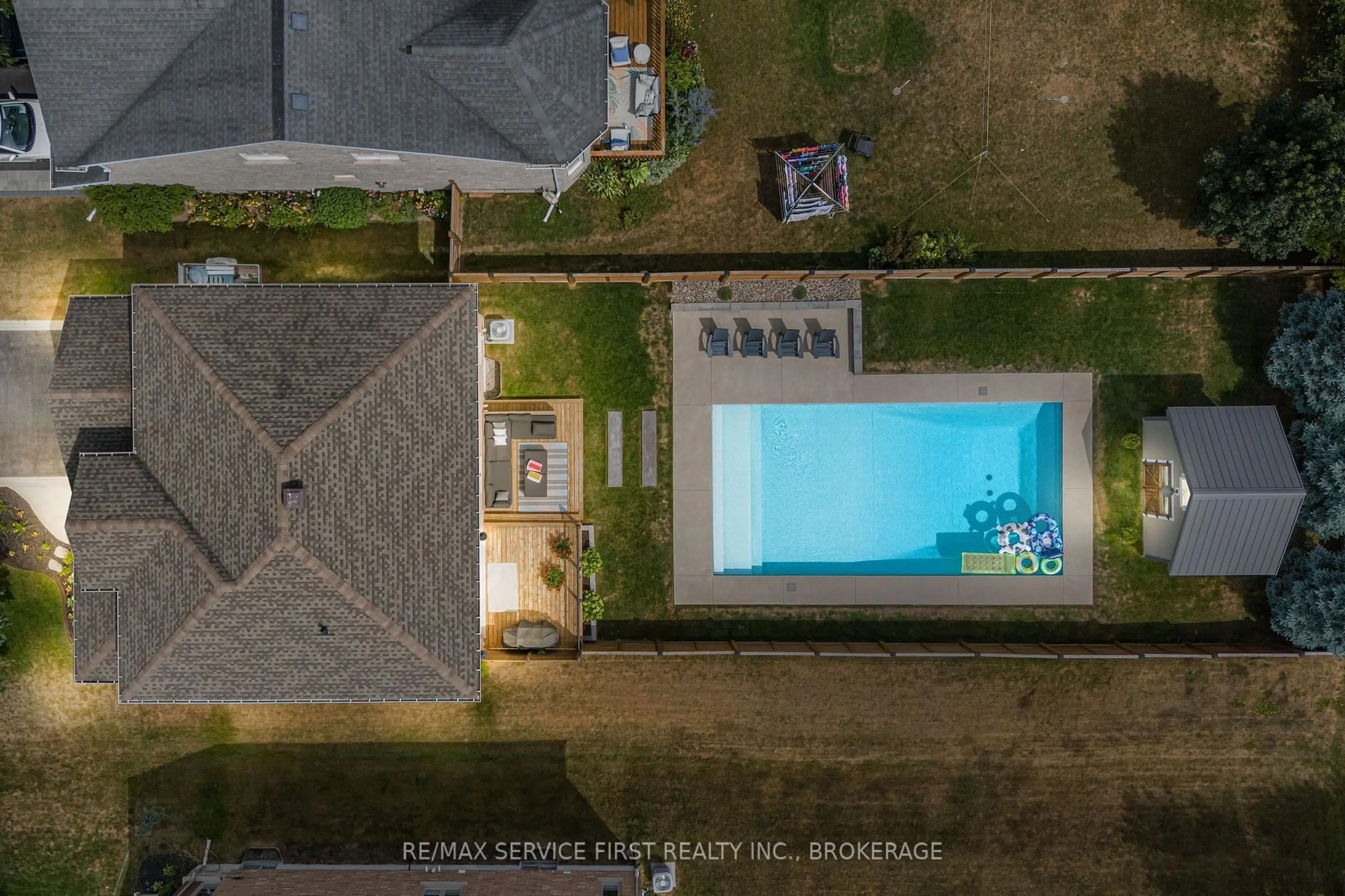 A pic from outside/outdoor area/front of a property/back of a property/a pic from drone, street for 1290 Matias Crt, Kingston Ontario K7P 0C2