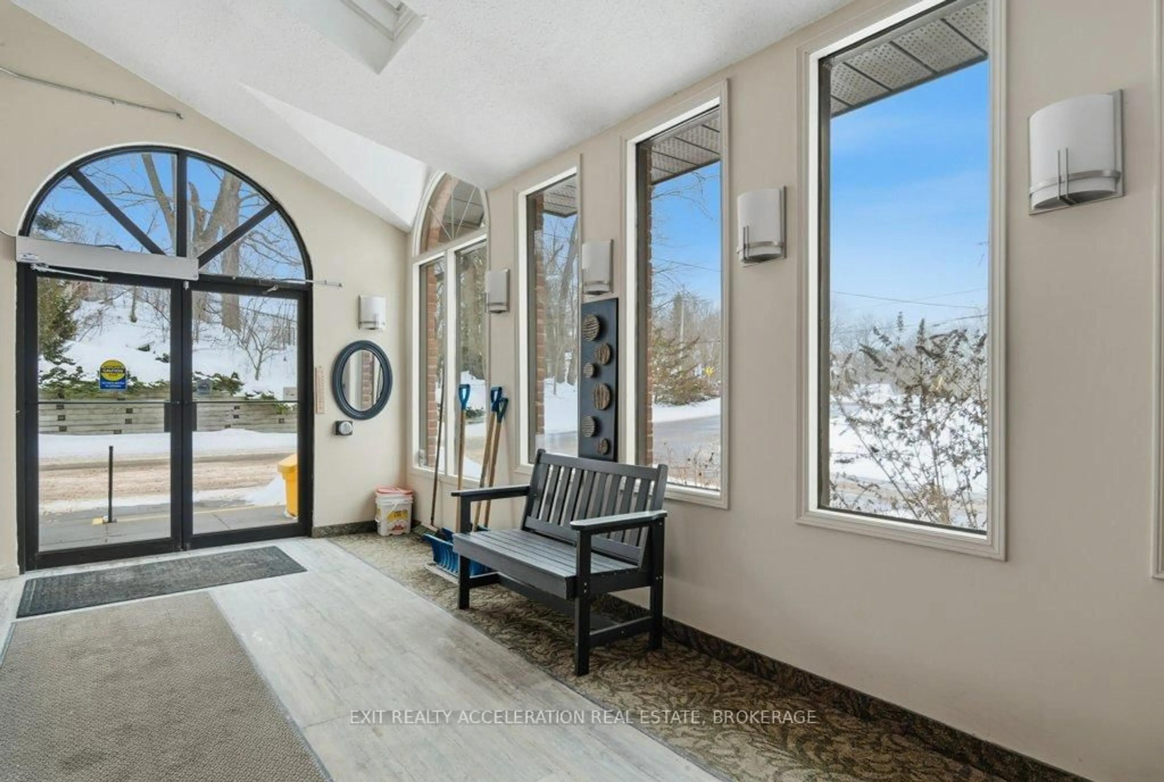 Indoor entryway for 7 Centre St #104, Greater Napanee Ontario K7R 3X3