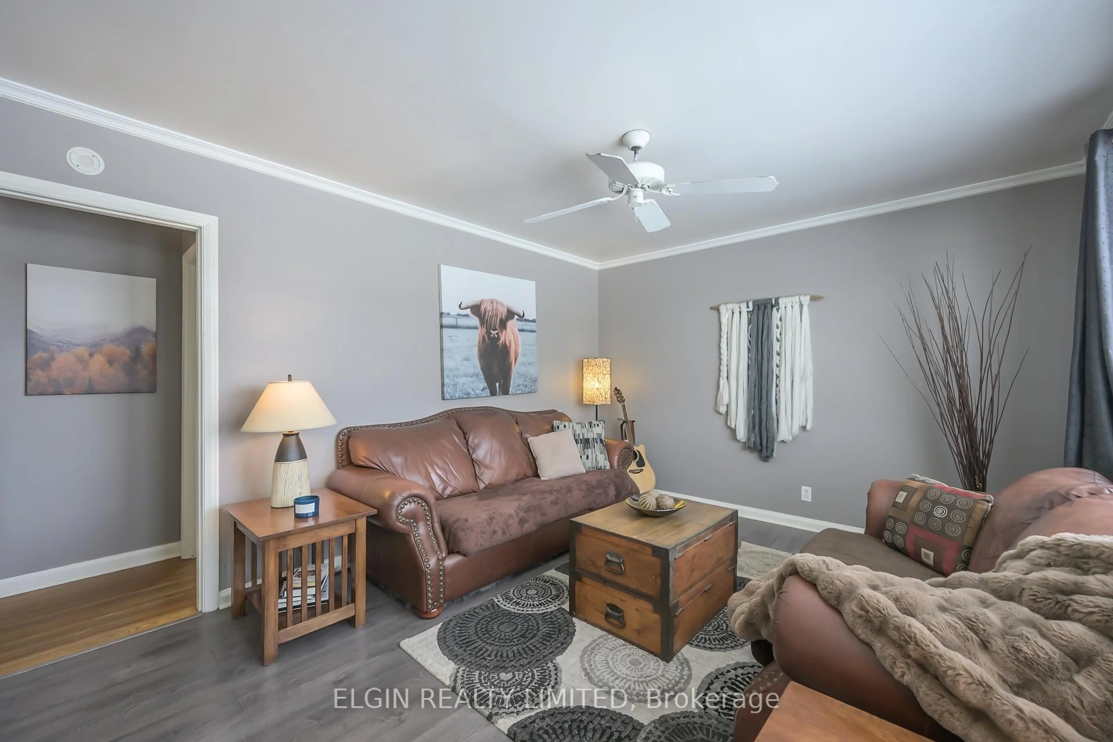 Living room with furniture, unknown for 12 Wood St, St. Thomas Ontario N5R 4K9