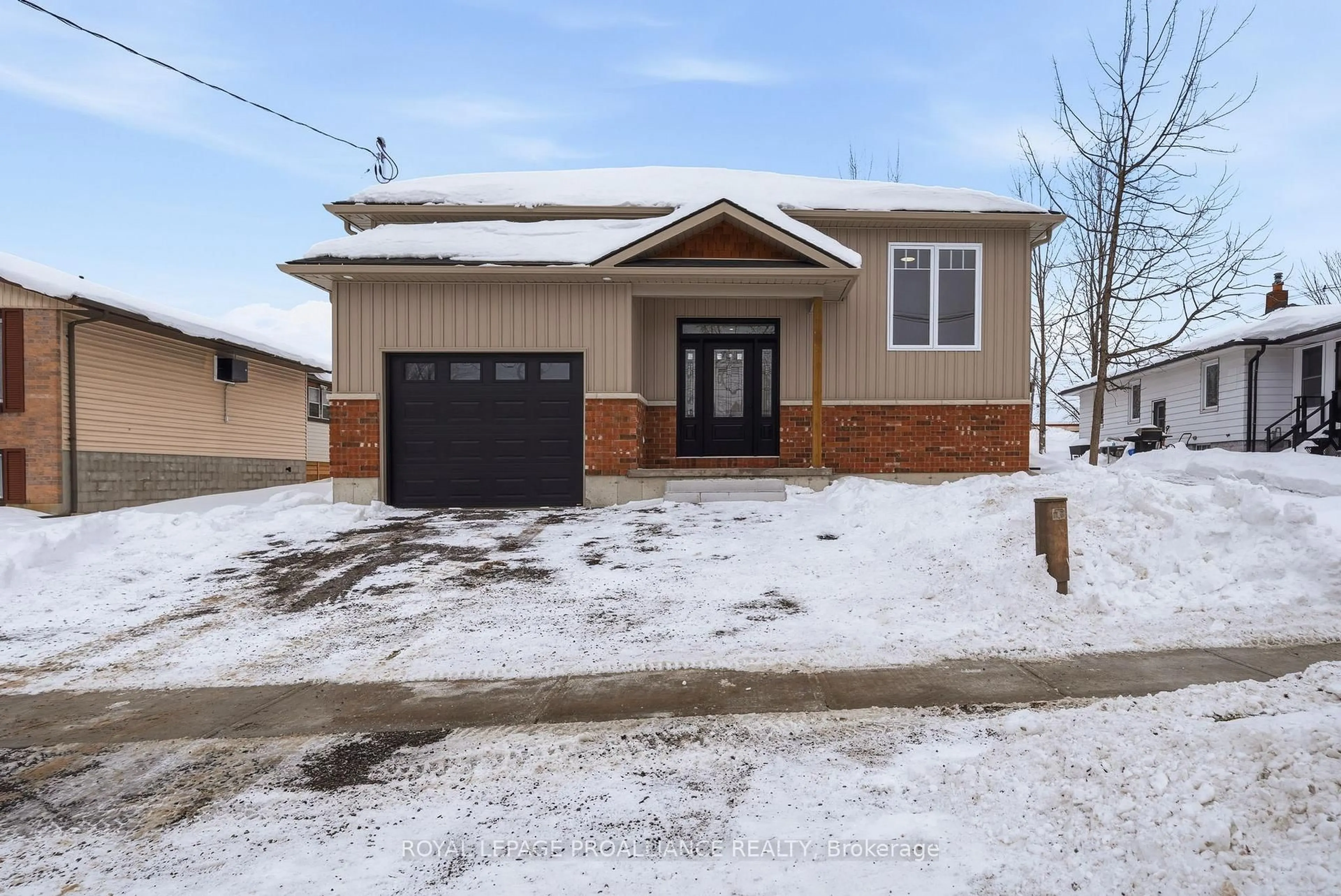 Home with brick exterior material, street for 152 Bay St, Quinte West Ontario K8V 1H8