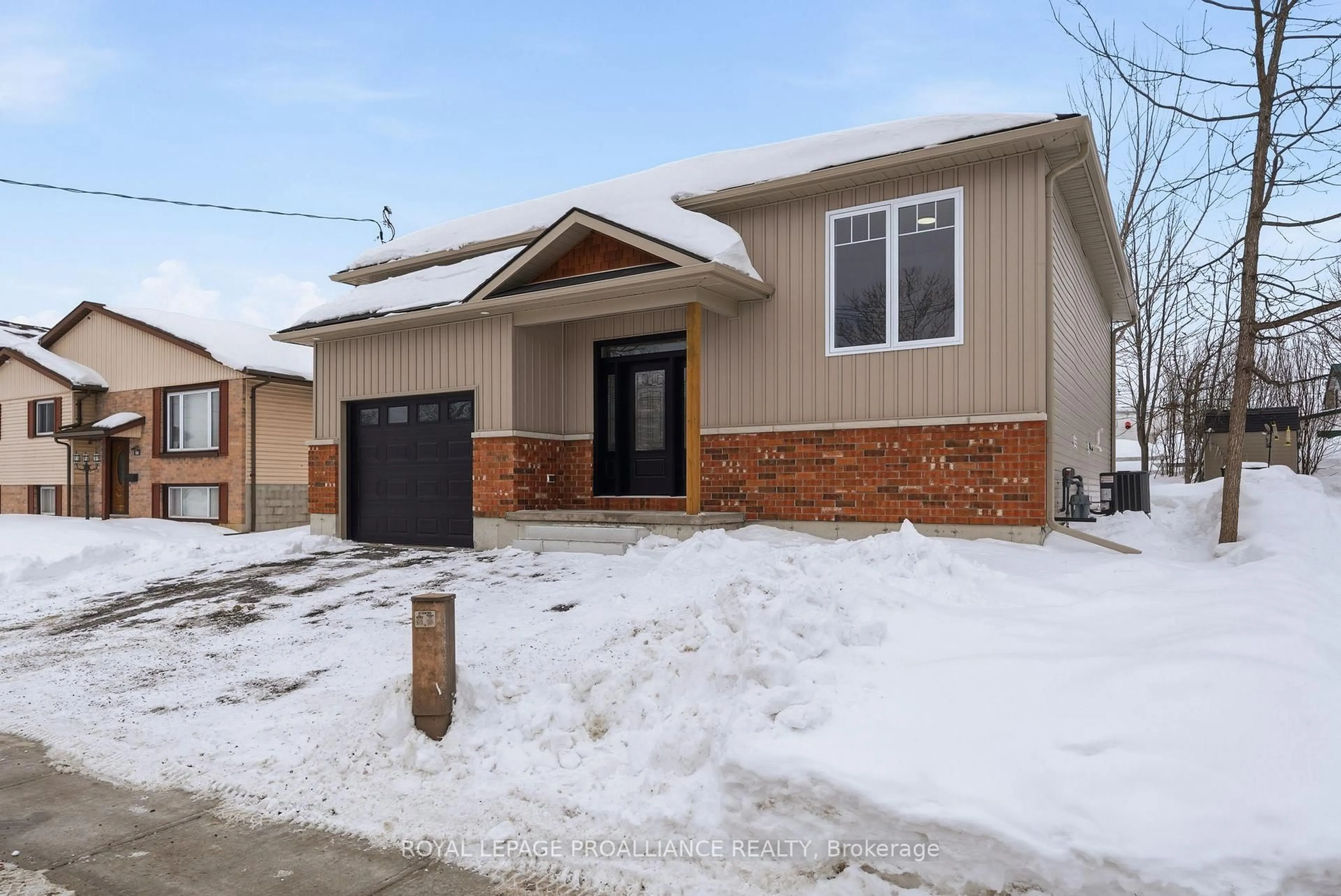 Home with brick exterior material, street for 152 Bay St, Quinte West Ontario K8V 1H8