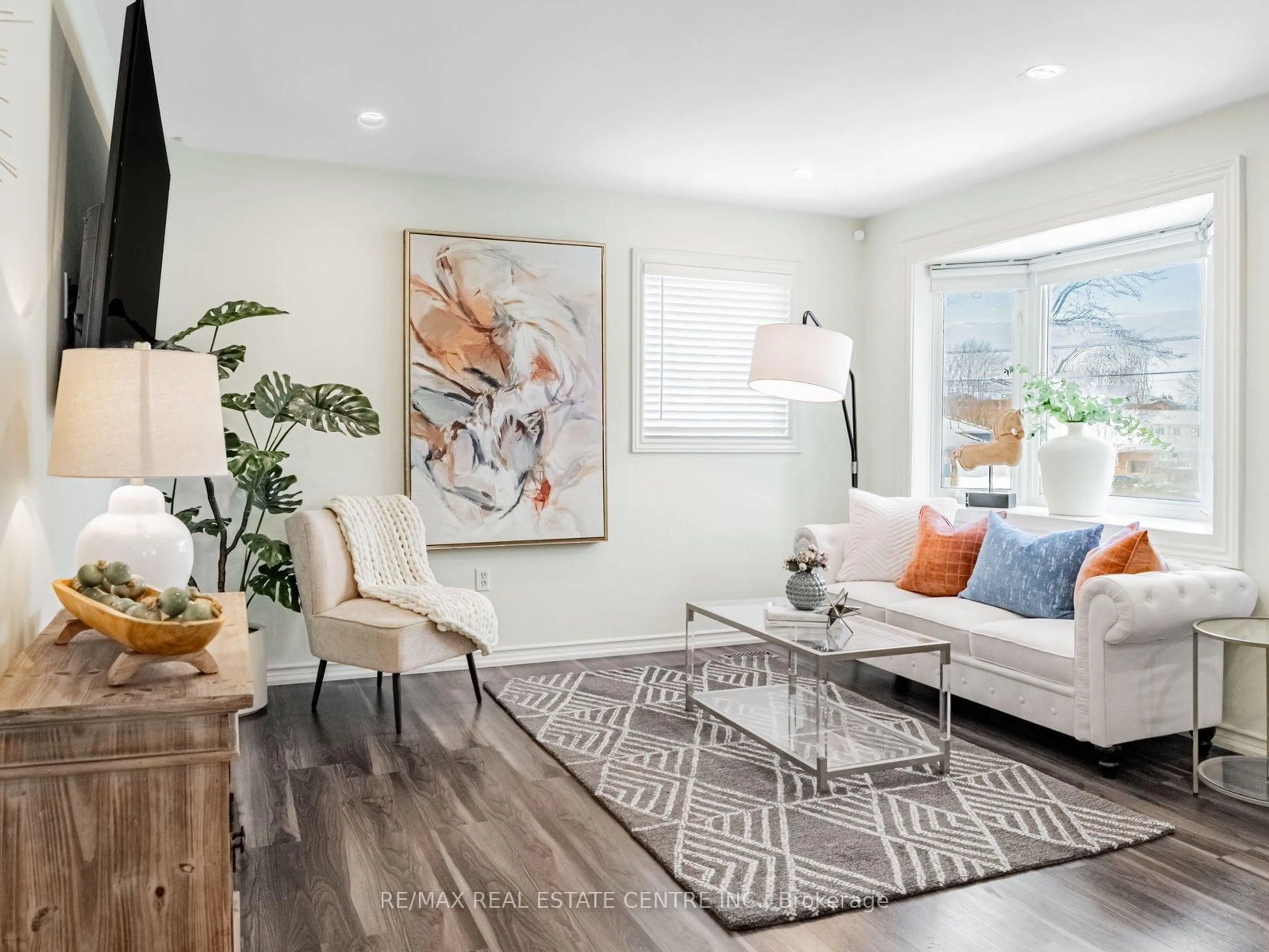 Living room with furniture, unknown for 312 William St, Shelburne Ontario L9V 3A7