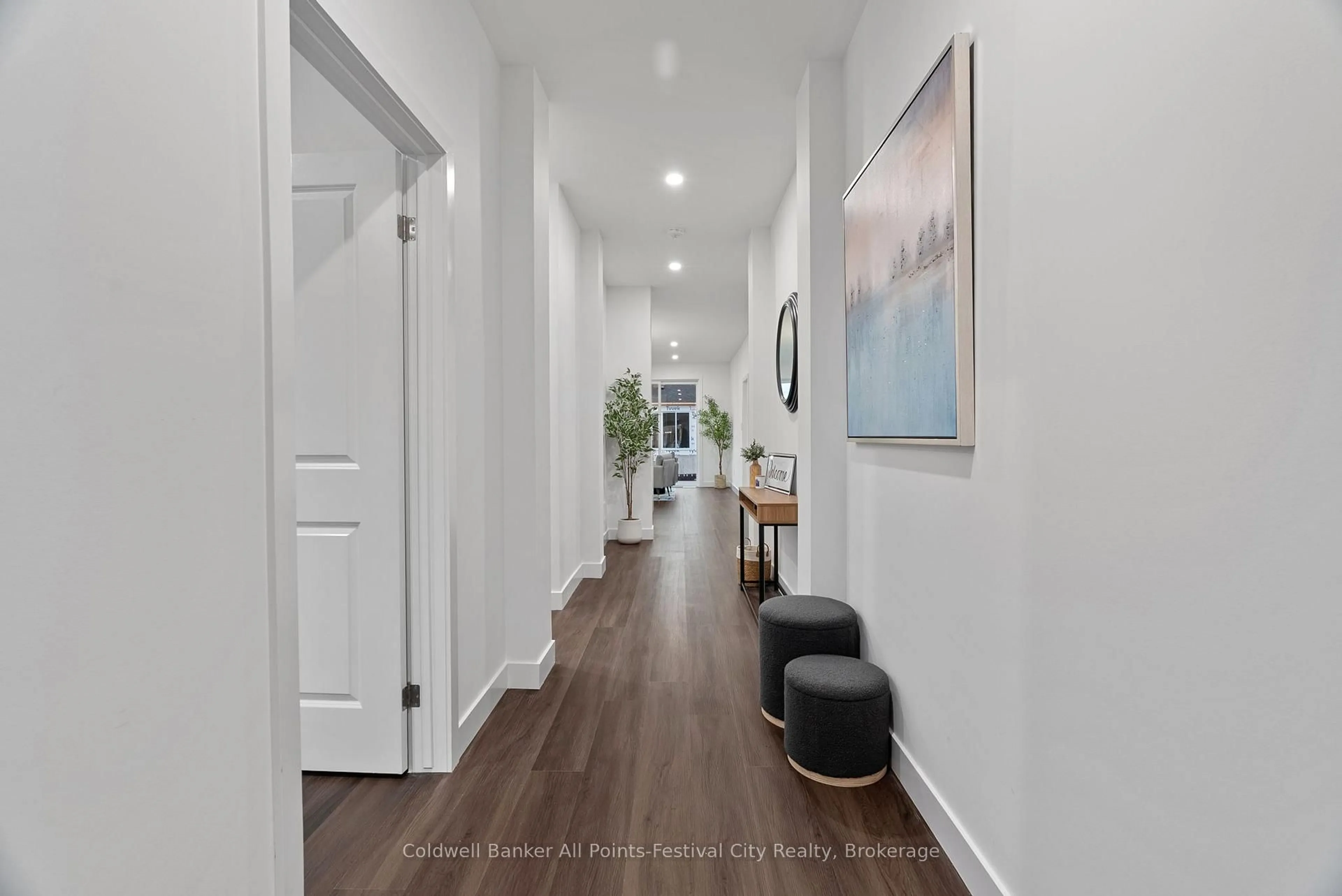 Indoor entryway for 172 Park St, Goderich Ontario N7A 1L2