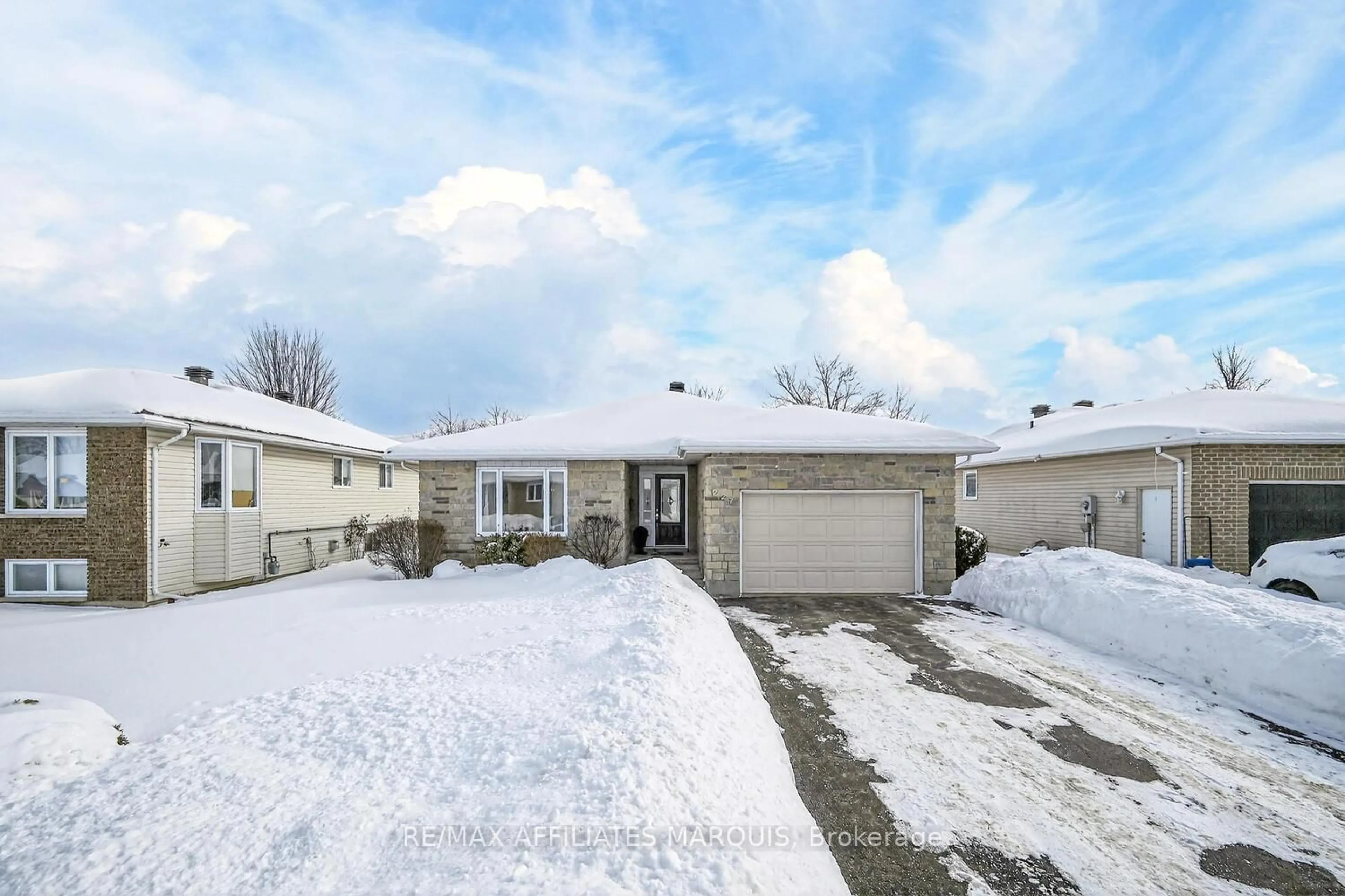 Unknown for 227 Lera St, Smiths Falls Ontario K7A 5M5