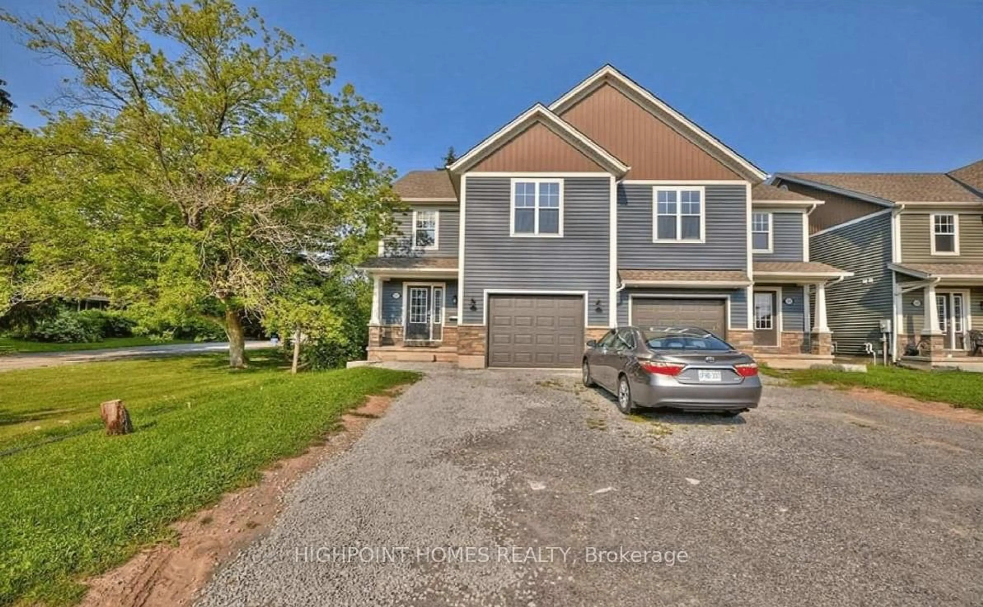 A pic from outside/outdoor area/front of a property/back of a property/a pic from drone, street for 593 First Ave, Welland Ontario L3C 6Z8