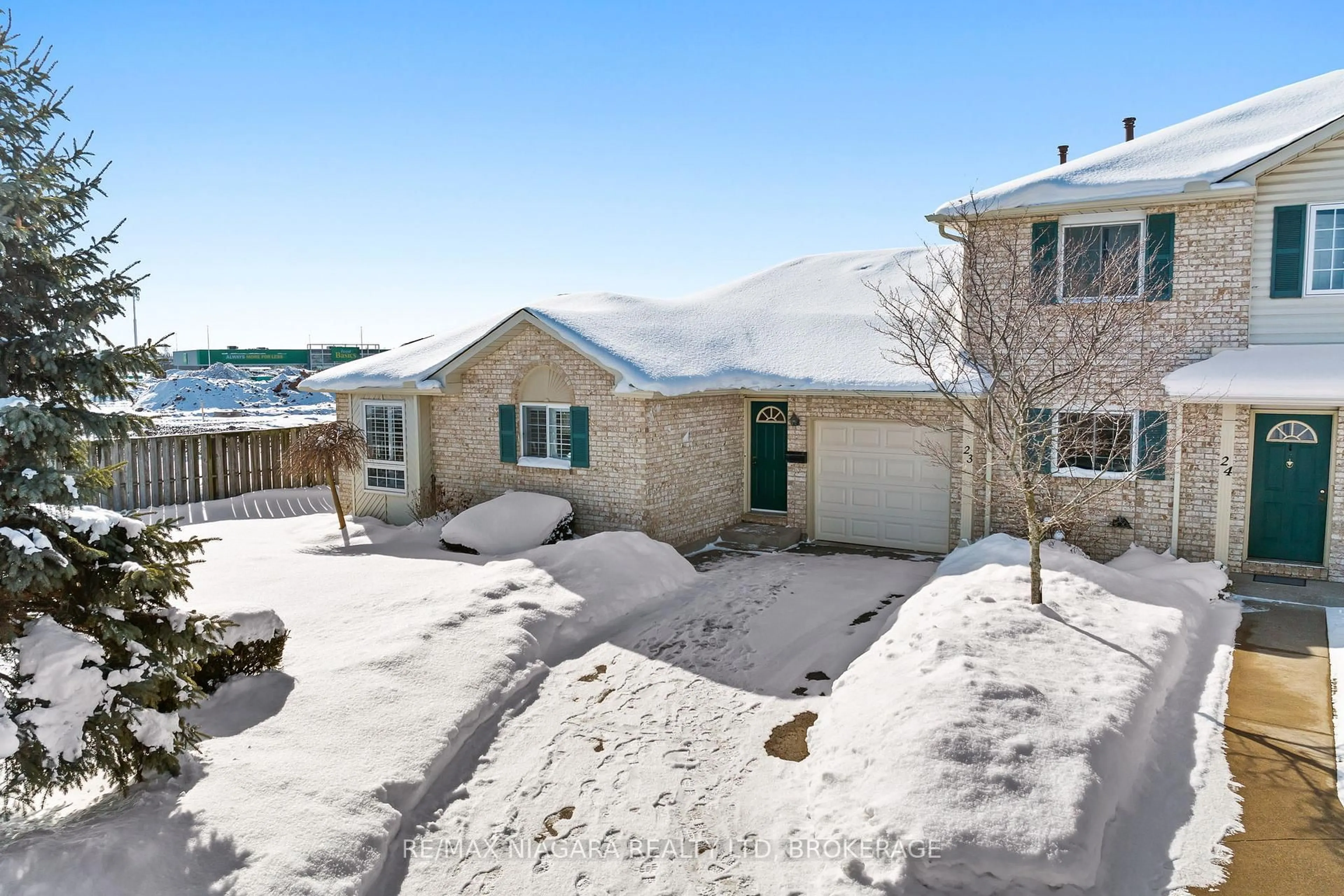 A pic from outside/outdoor area/front of a property/back of a property/a pic from drone, street for 7470 Monastery Dr #23, Niagara Falls Ontario L2H 3B3