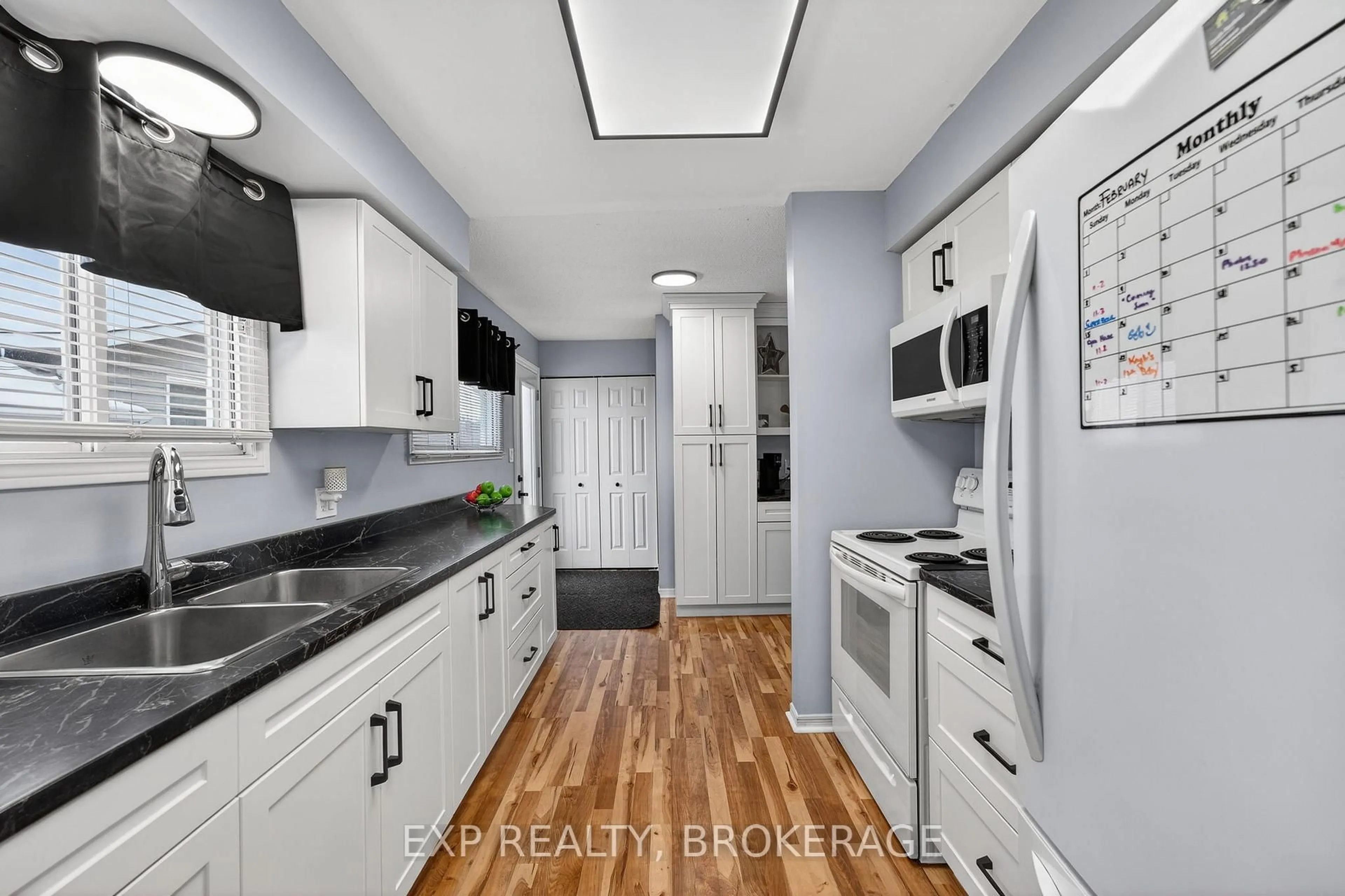 Standard kitchen, ceramic/tile floor for 554 Whistler Terr, Kingston Ontario K7M 8J6