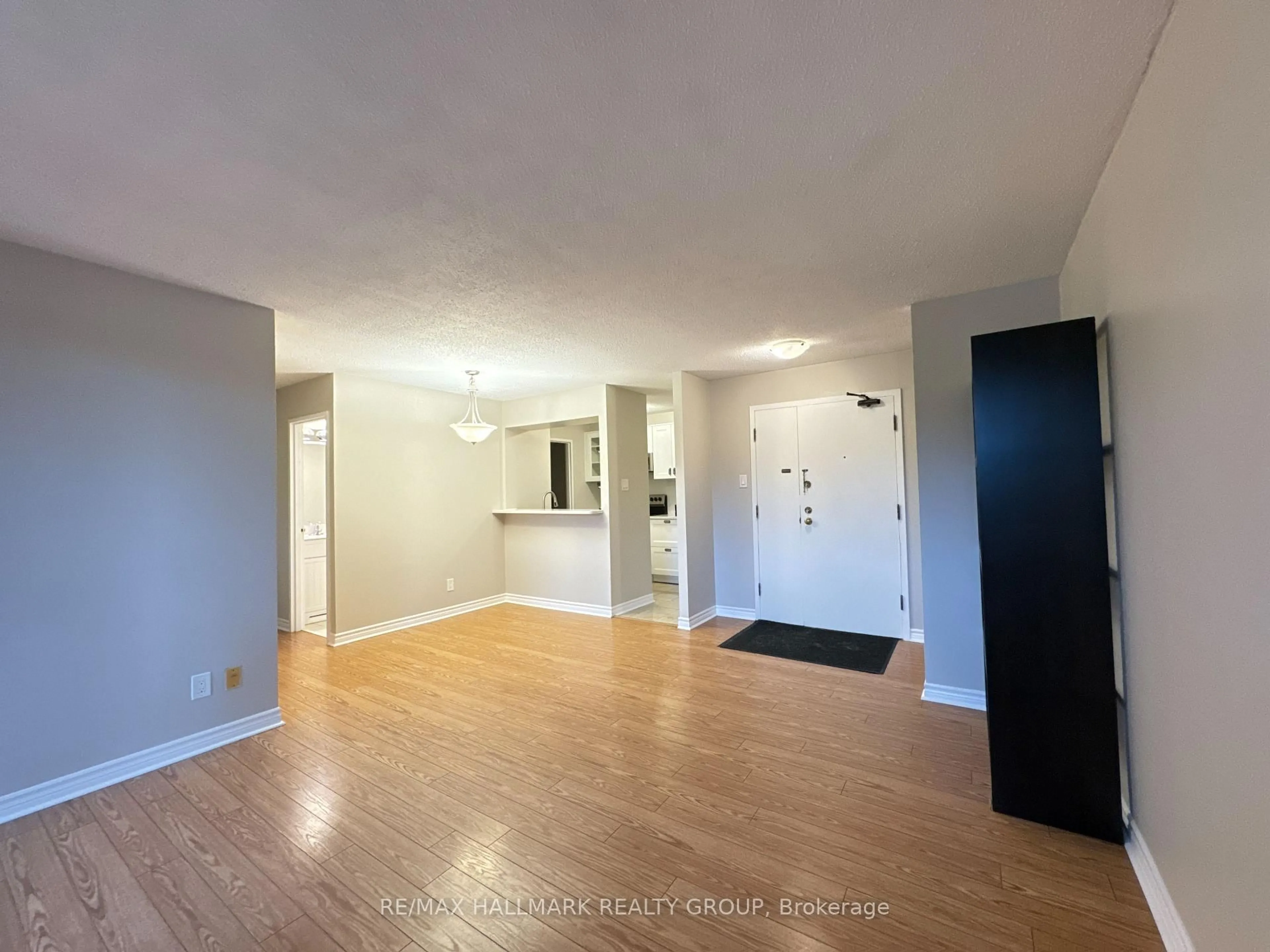 A pic of a room for 191 Parkdale Ave #104, Ottawa Ontario K1Y 1E8